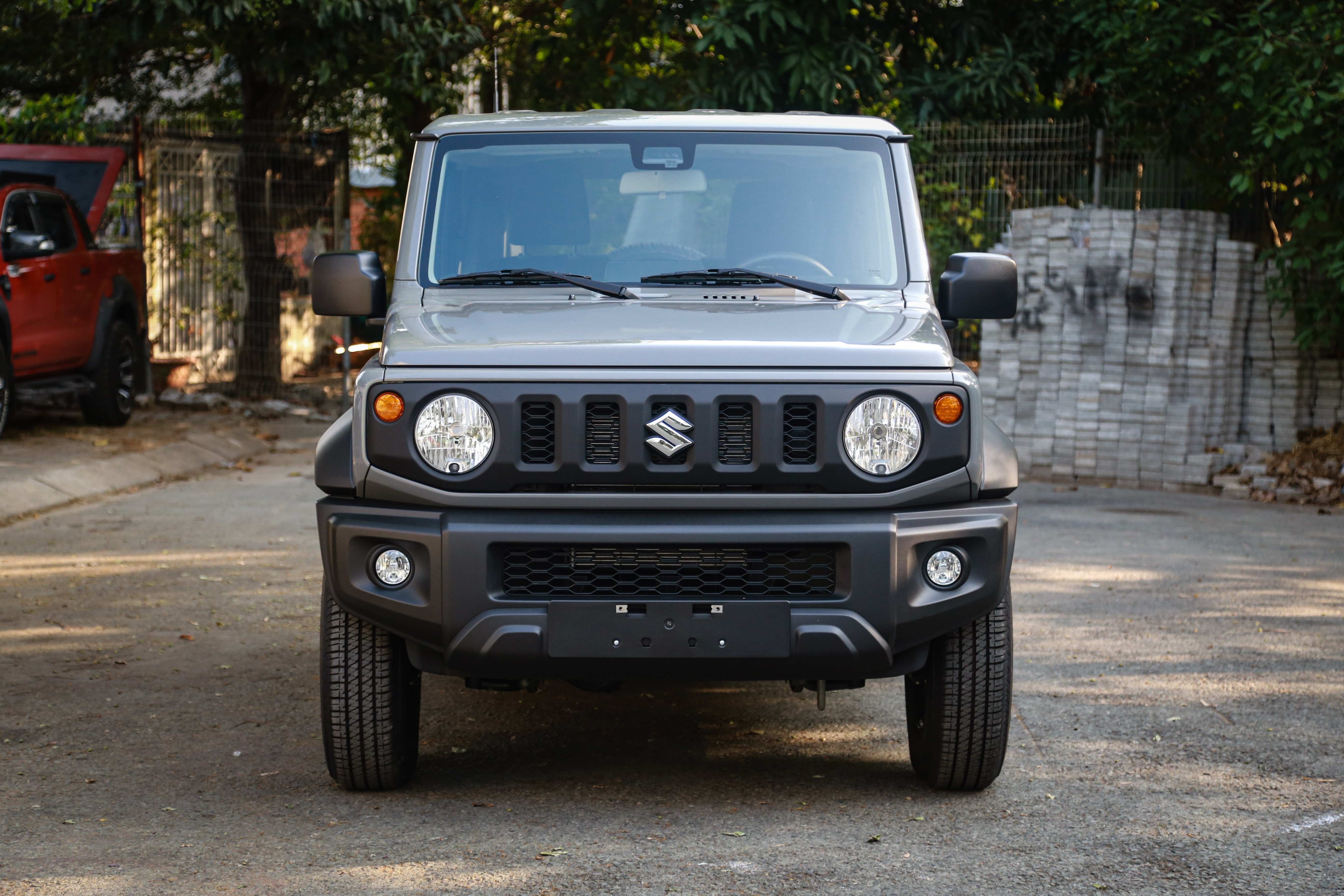 Suzuki Jimny đầu tiên cập bến VN ảnh 1 Suzuki Jimny dau tien cap ben VN anh 1