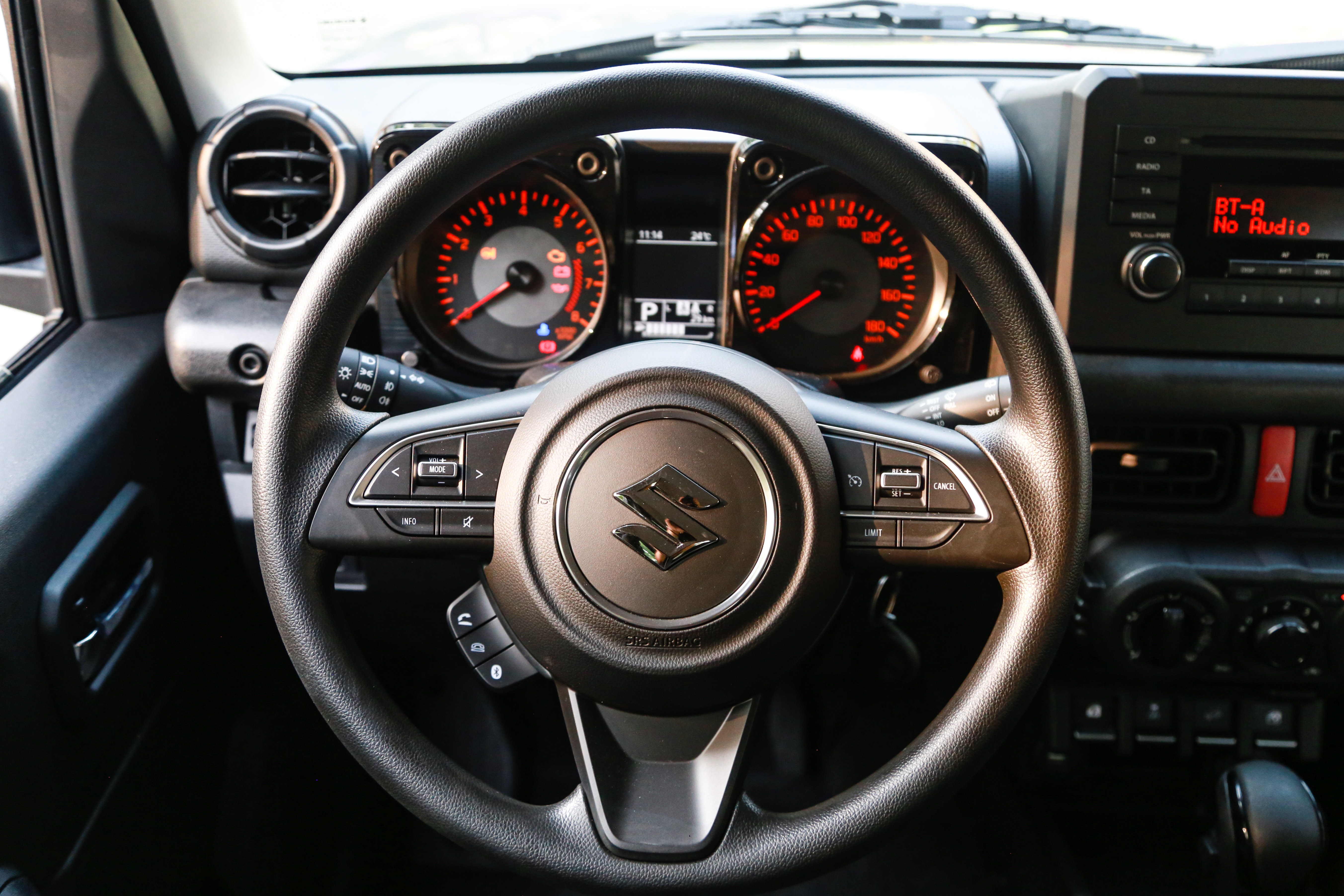 Suzuki Jimny đầu tiên cập bến VN ảnh 10 Suzuki Jimny dau tien cap ben VN anh 10