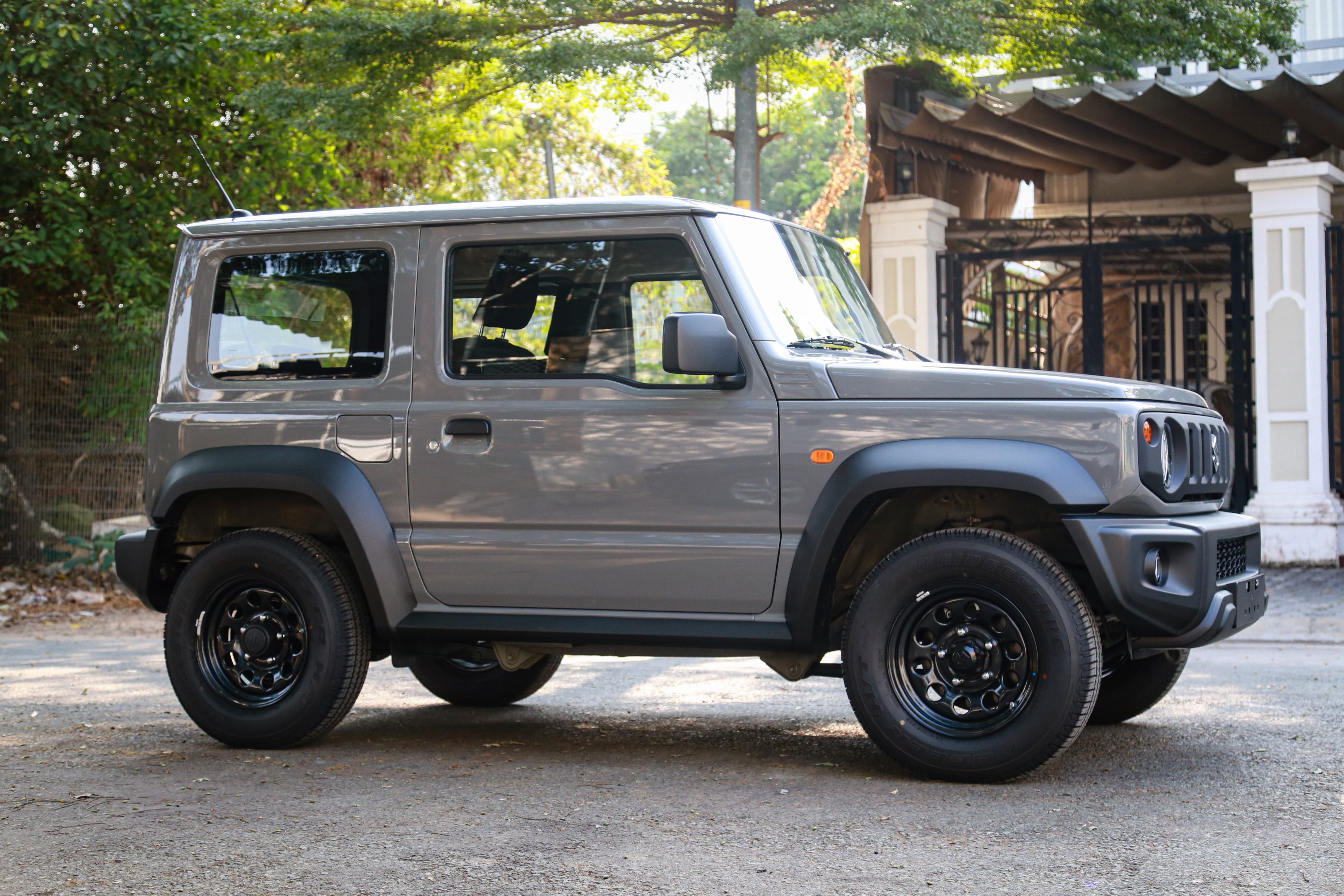 Suzuki Jimny đầu tiên cập bến VN ảnh 17 Suzuki Jimny dau tien cap ben VN anh 17