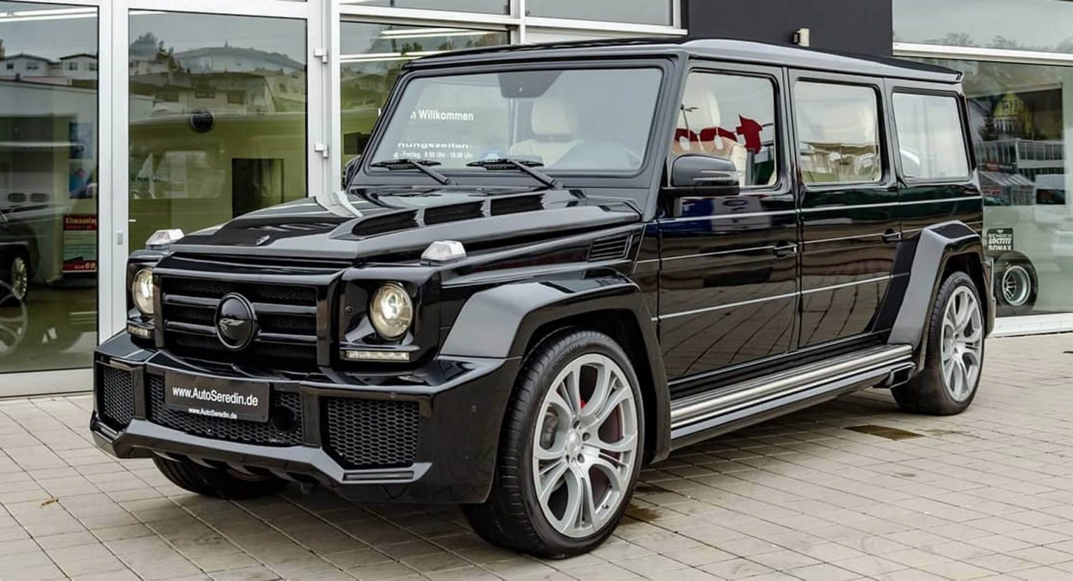 Mercedes-AMG G 63 Limo boc thep gia nua trieu USD hinh anh