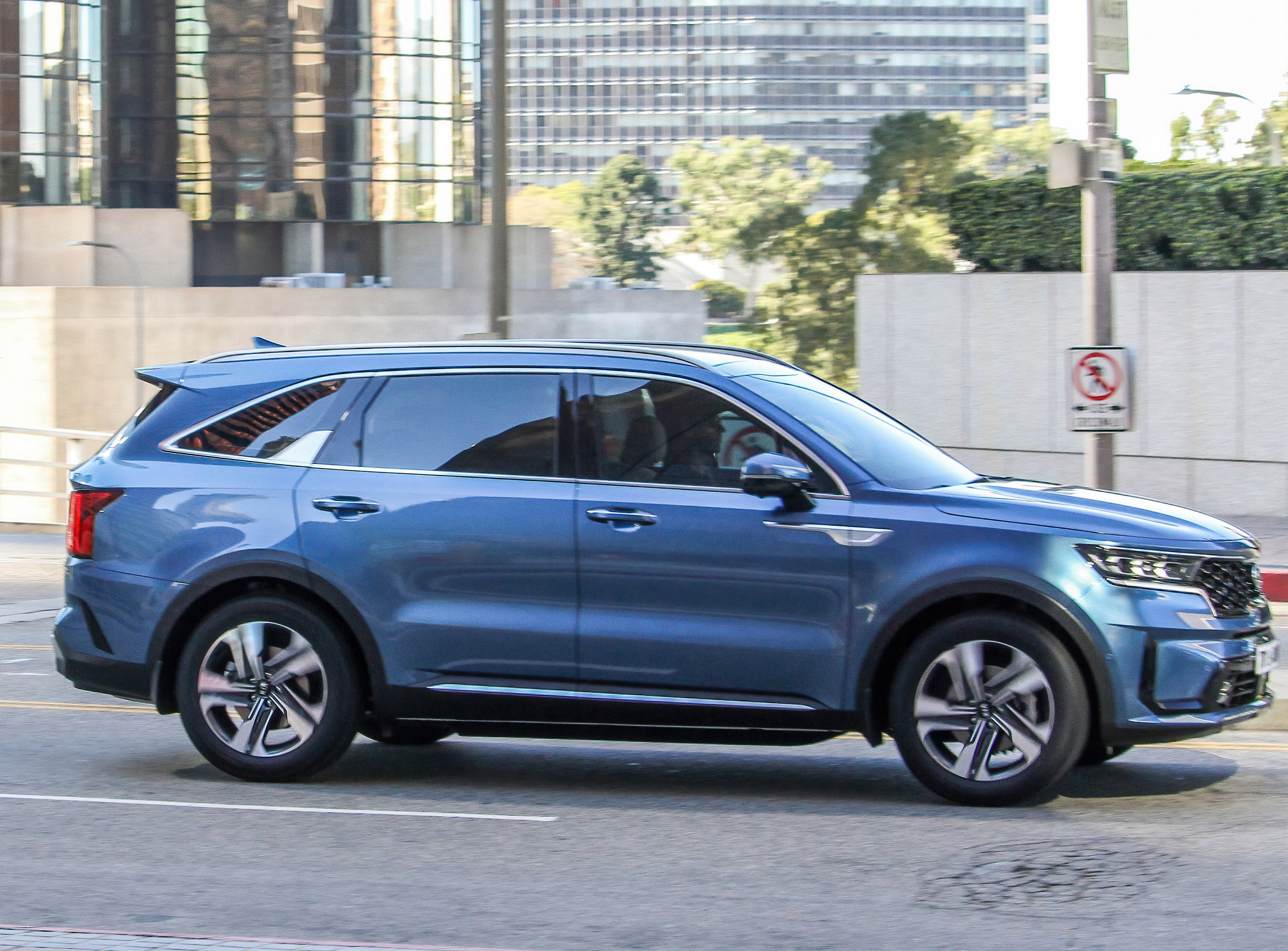 Kia Sorento xuất hiện trên đường trước ngày ra mắt ảnh 11 Kia Sorento xuat hien tren duong truoc ngay ra mat anh 11