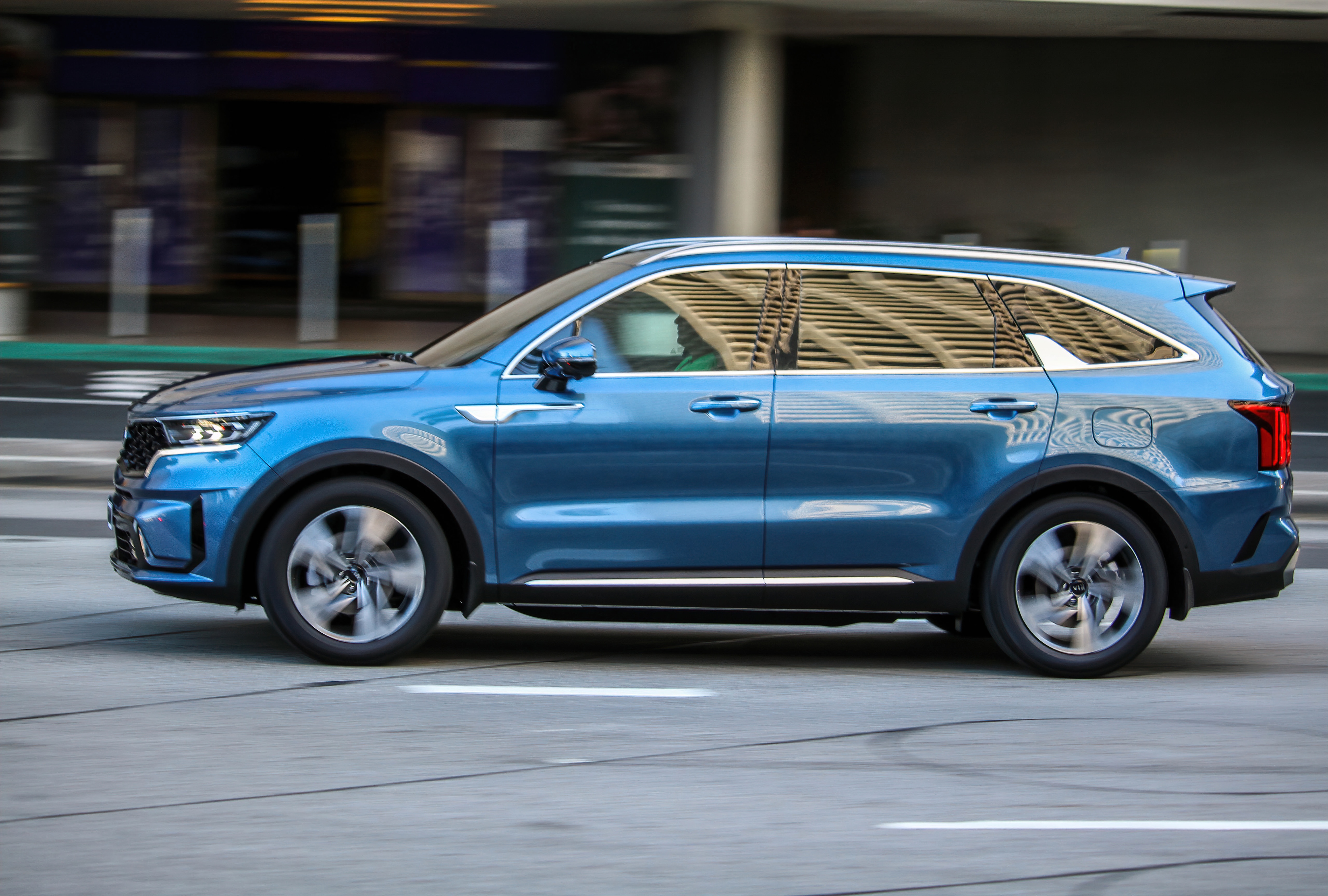 Kia Sorento xuất hiện trên đường trước ngày ra mắt ảnh 4 Kia Sorento xuat hien tren duong truoc ngay ra mat anh 4