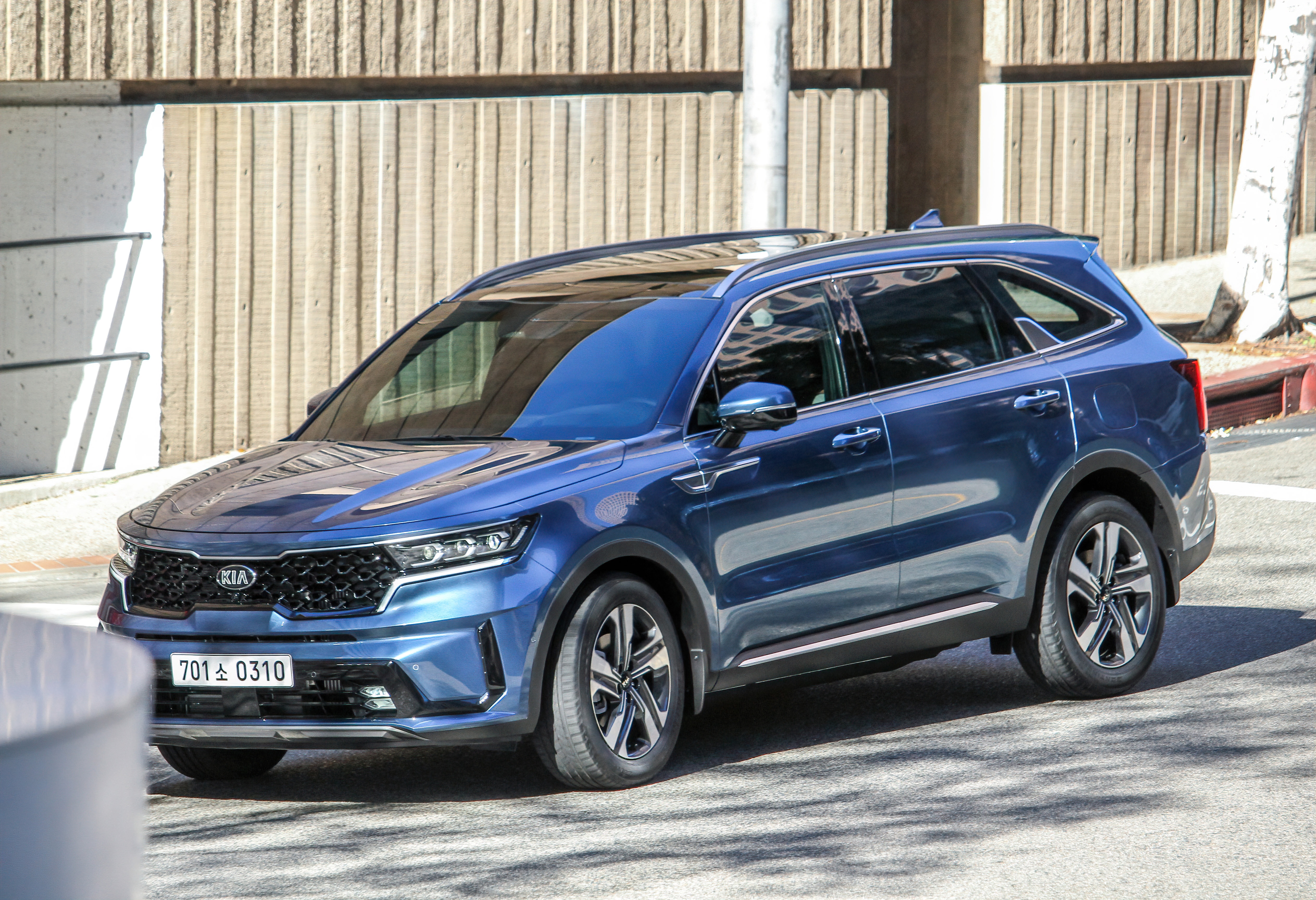 Kia Sorento xuất hiện trên đường trước ngày ra mắt ảnh 9 Kia Sorento xuat hien tren duong truoc ngay ra mat anh 9