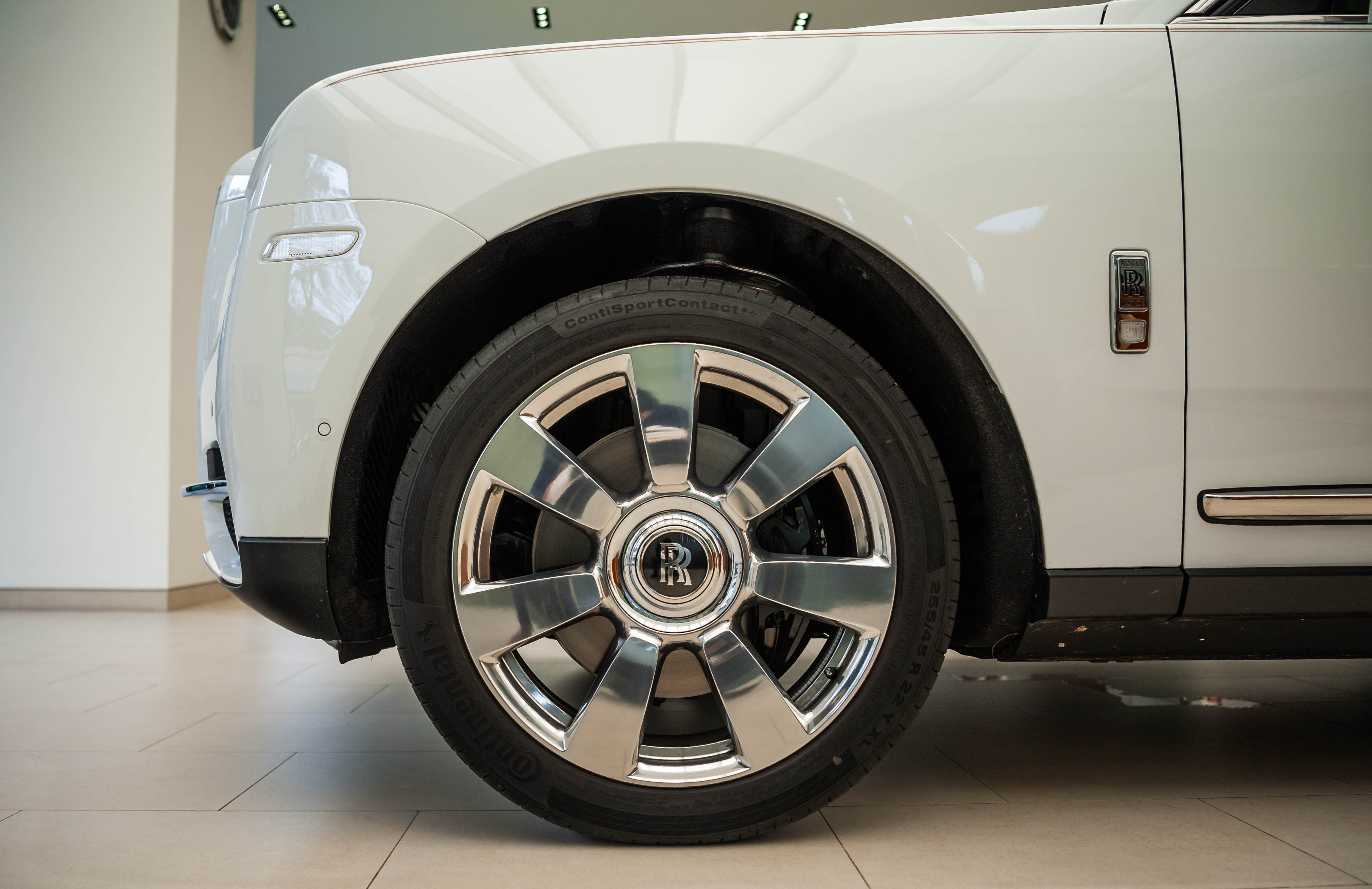 Chi tiet Rolls-Royce Cullinan chinh hang o VN anh 33