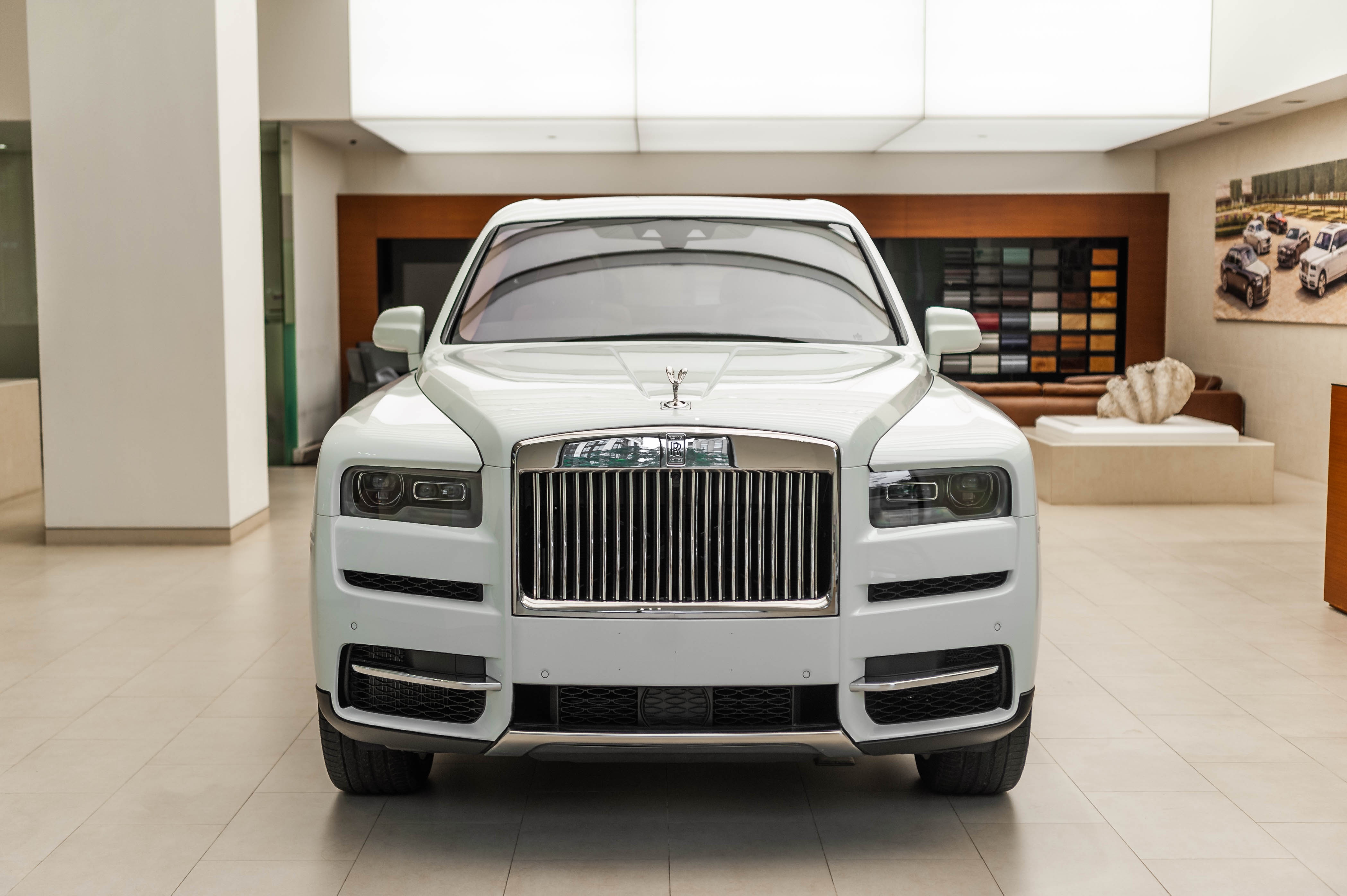 Chi tiet Rolls-Royce Cullinan chinh hang o VN anh 39