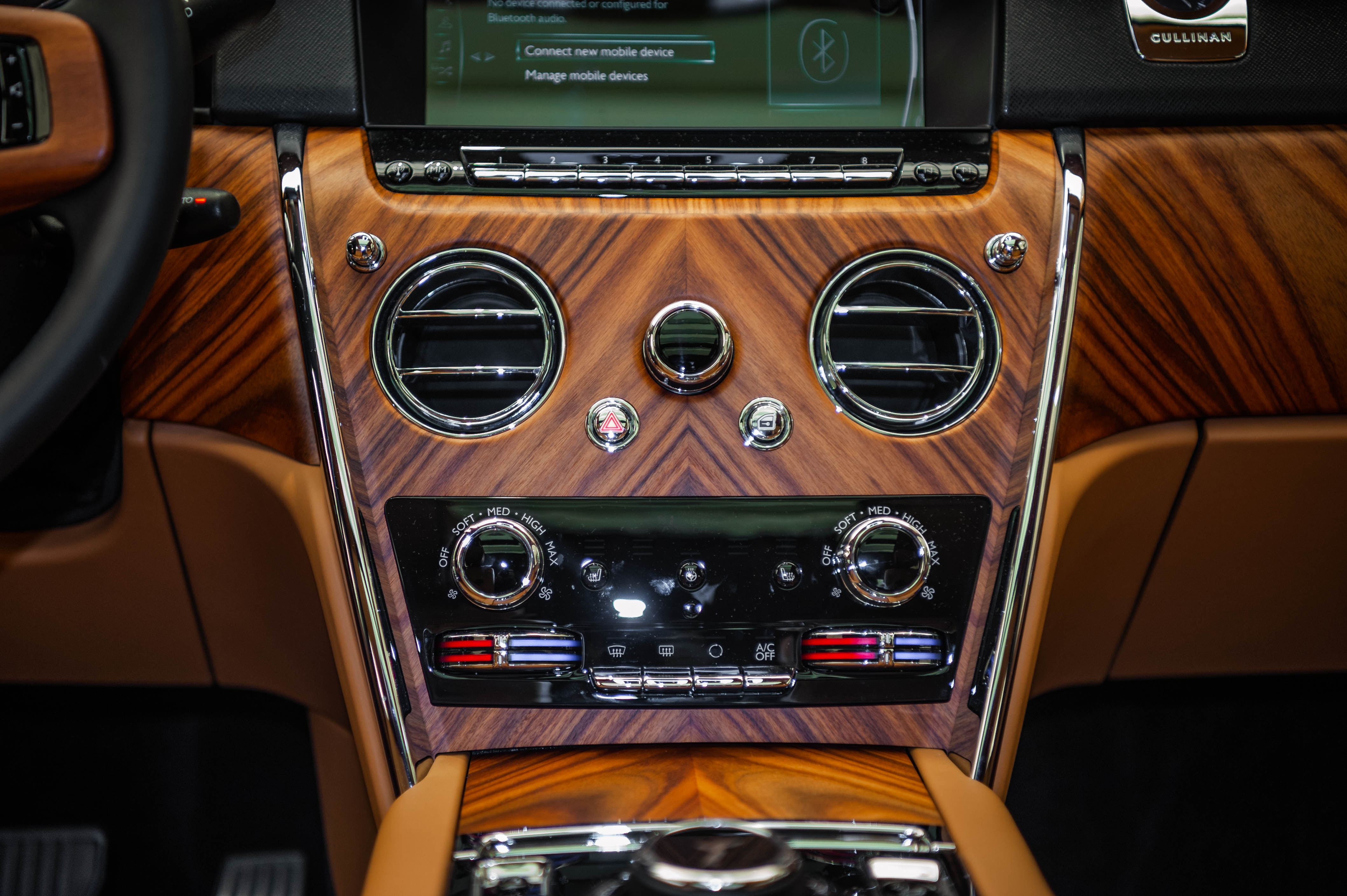 Chi tiet Rolls-Royce Cullinan chinh hang o VN anh 24
