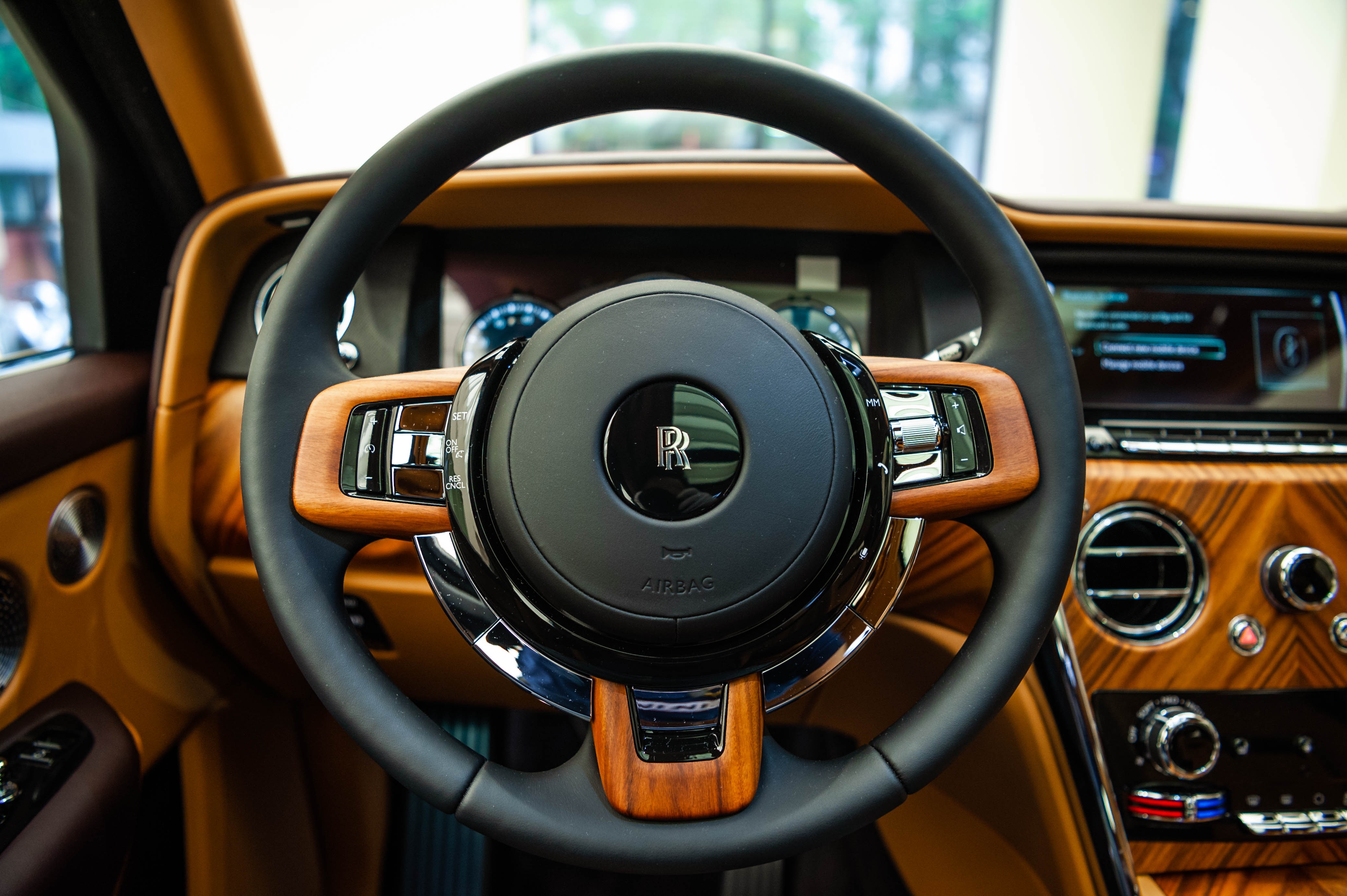 Chi tiet Rolls-Royce Cullinan chinh hang o VN anh 18