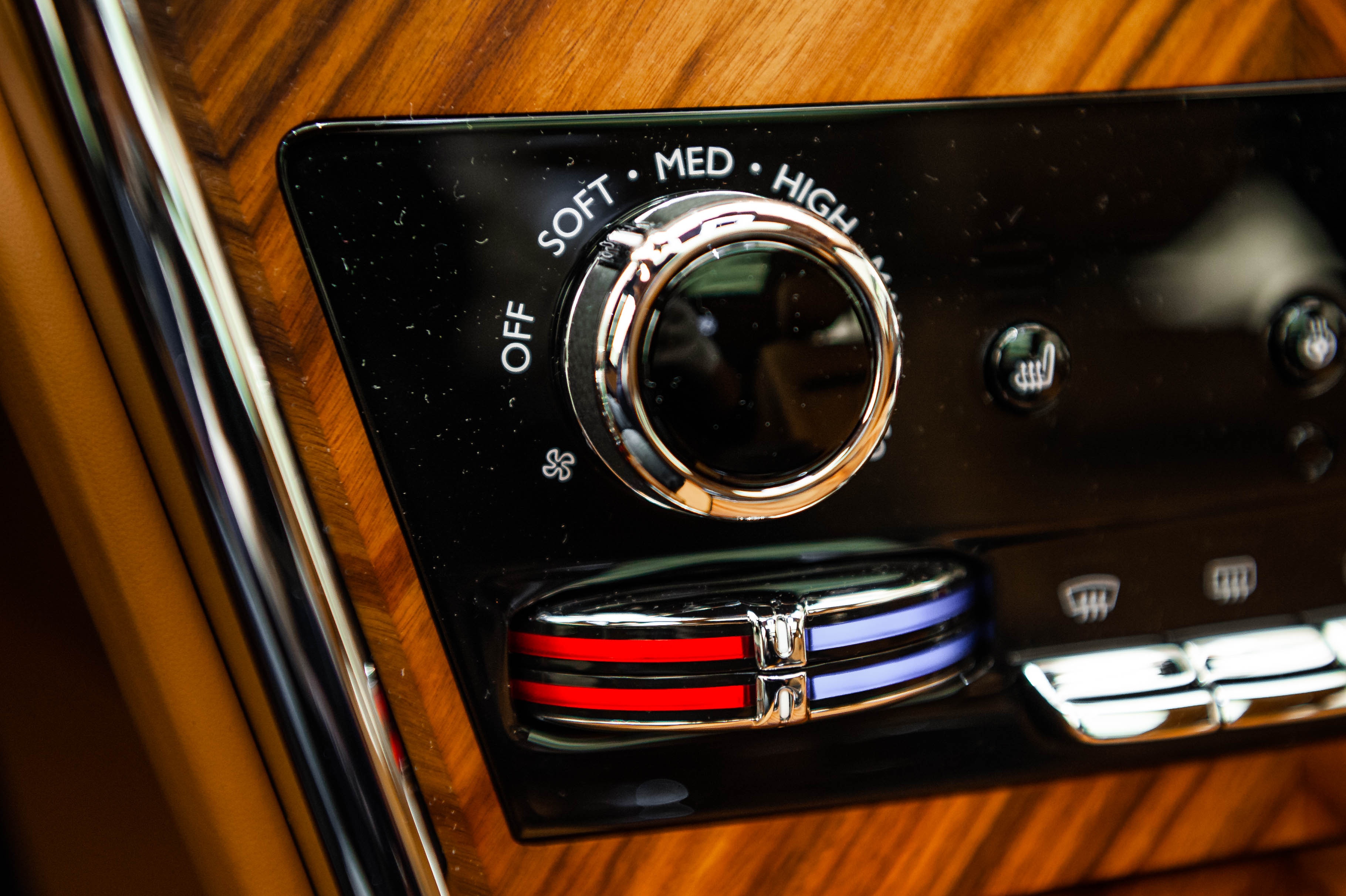 Chi tiet Rolls-Royce Cullinan chinh hang o VN anh 19