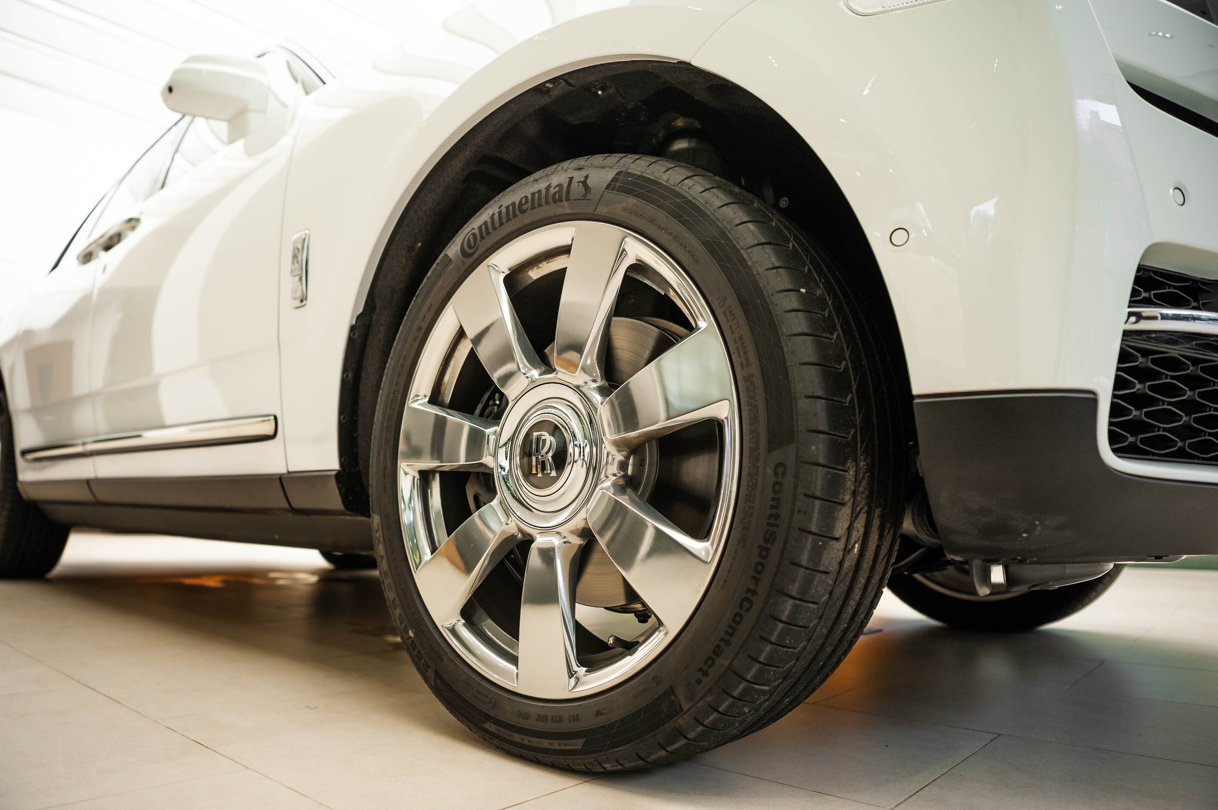 Chi tiet Rolls-Royce Cullinan chinh hang o VN anh 10