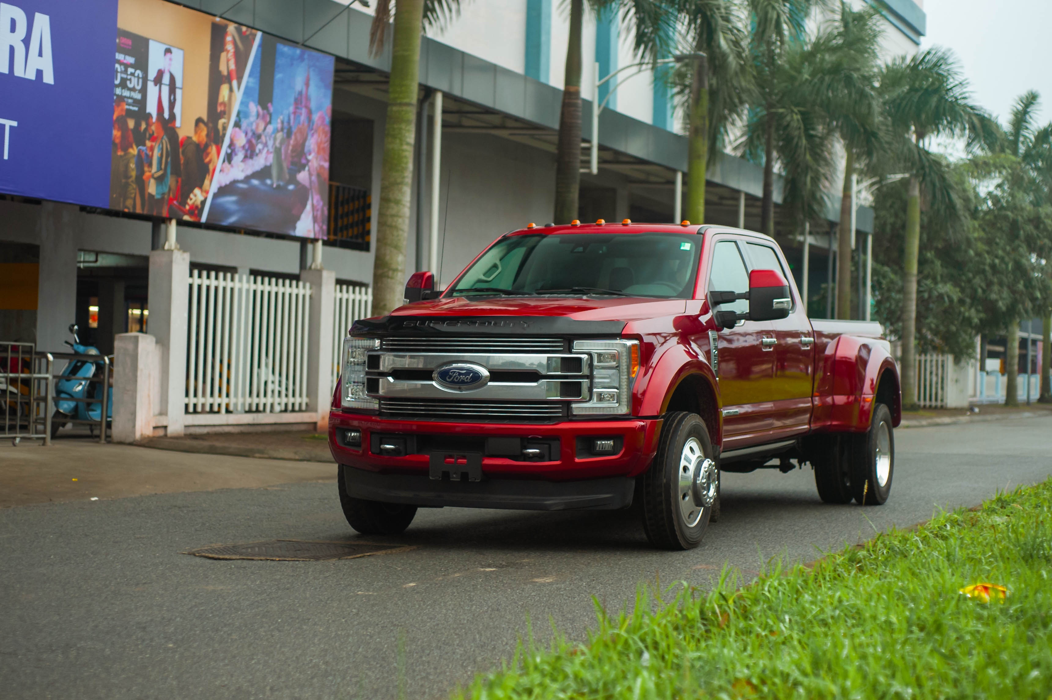 Ford F-450 Super Duty Limited tai VN anh 9