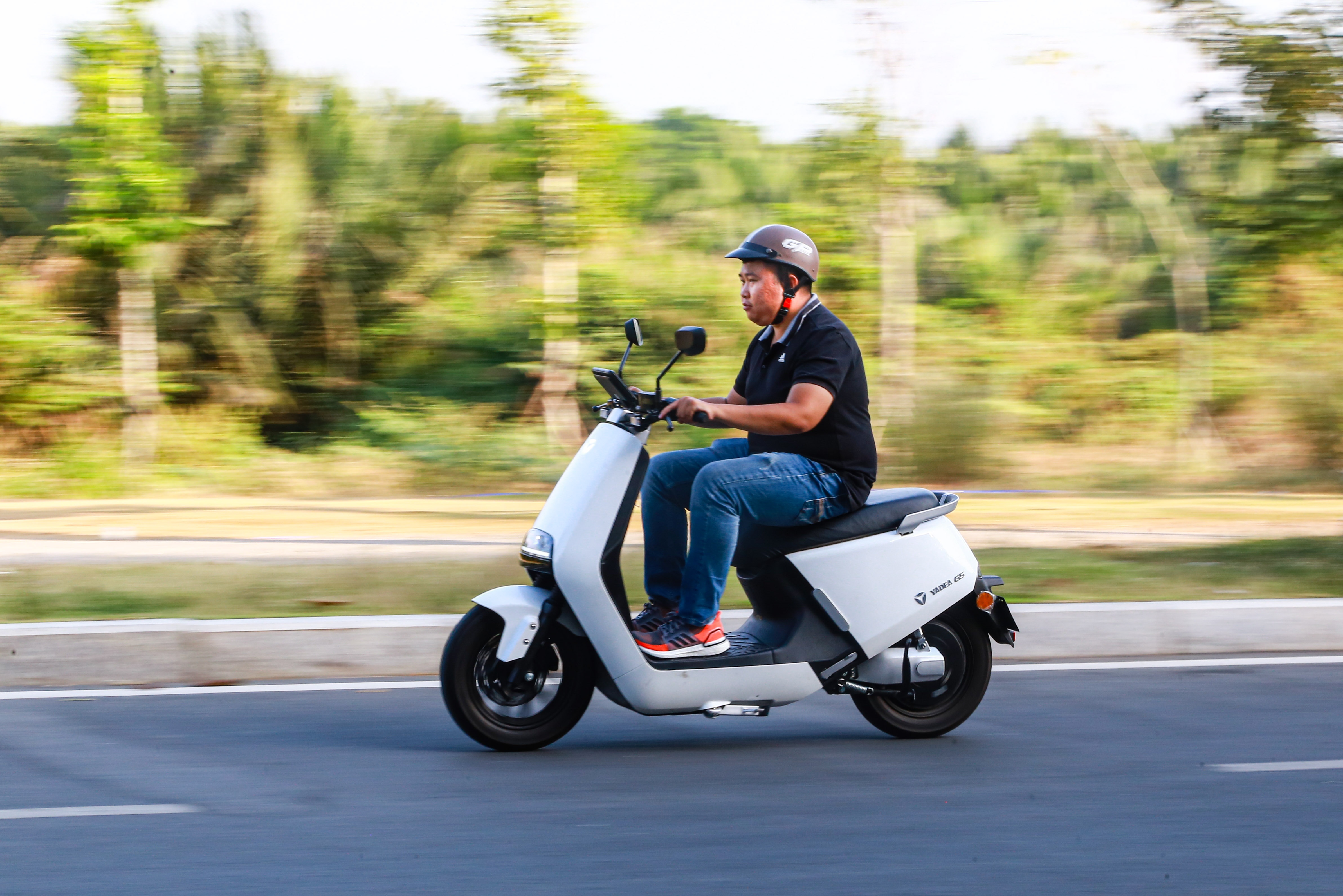 lua chon xe may dien gia duoi 40 trieu dong anh 6