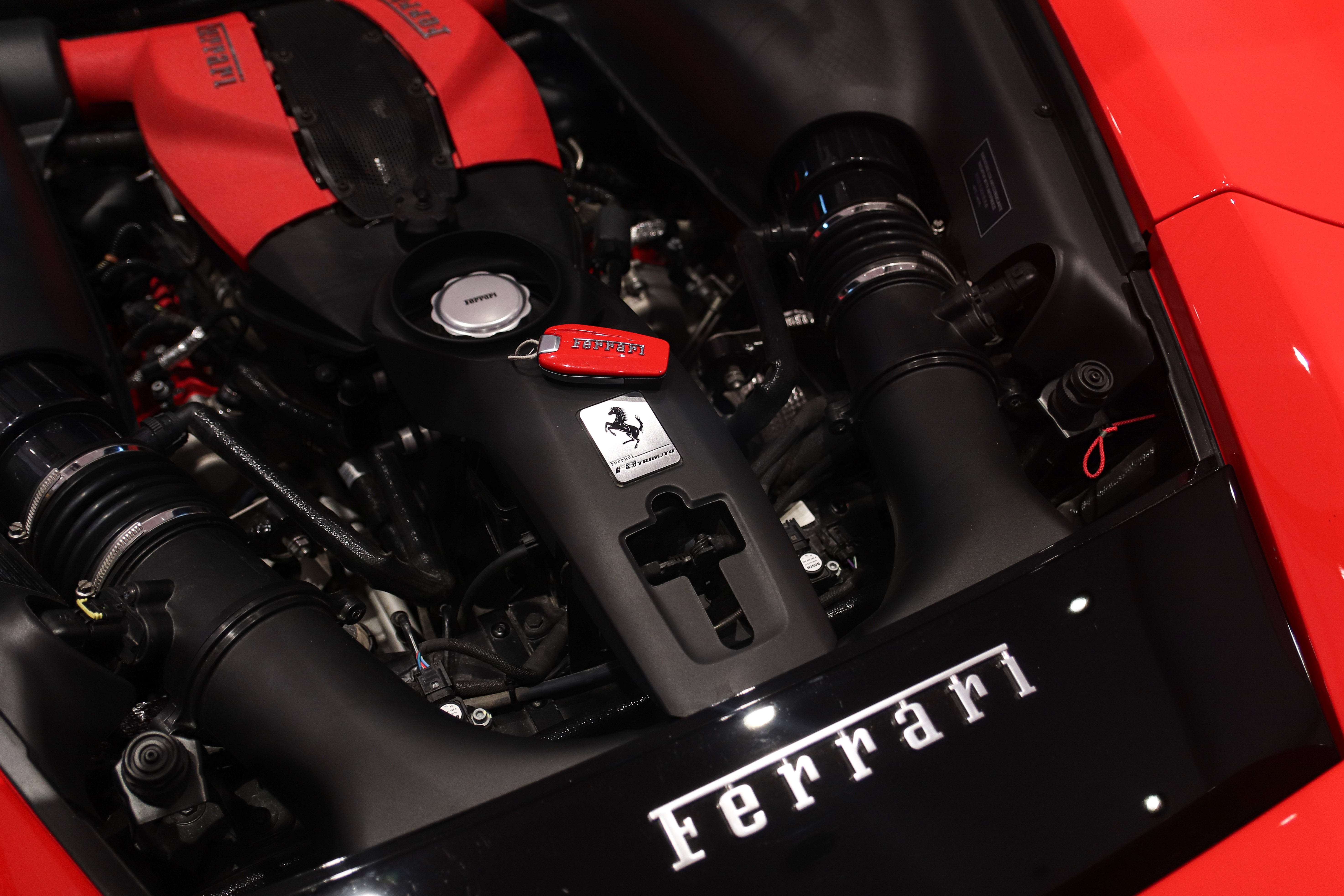 Ferrari F8 Tributo thu 2 ve VN anh 27