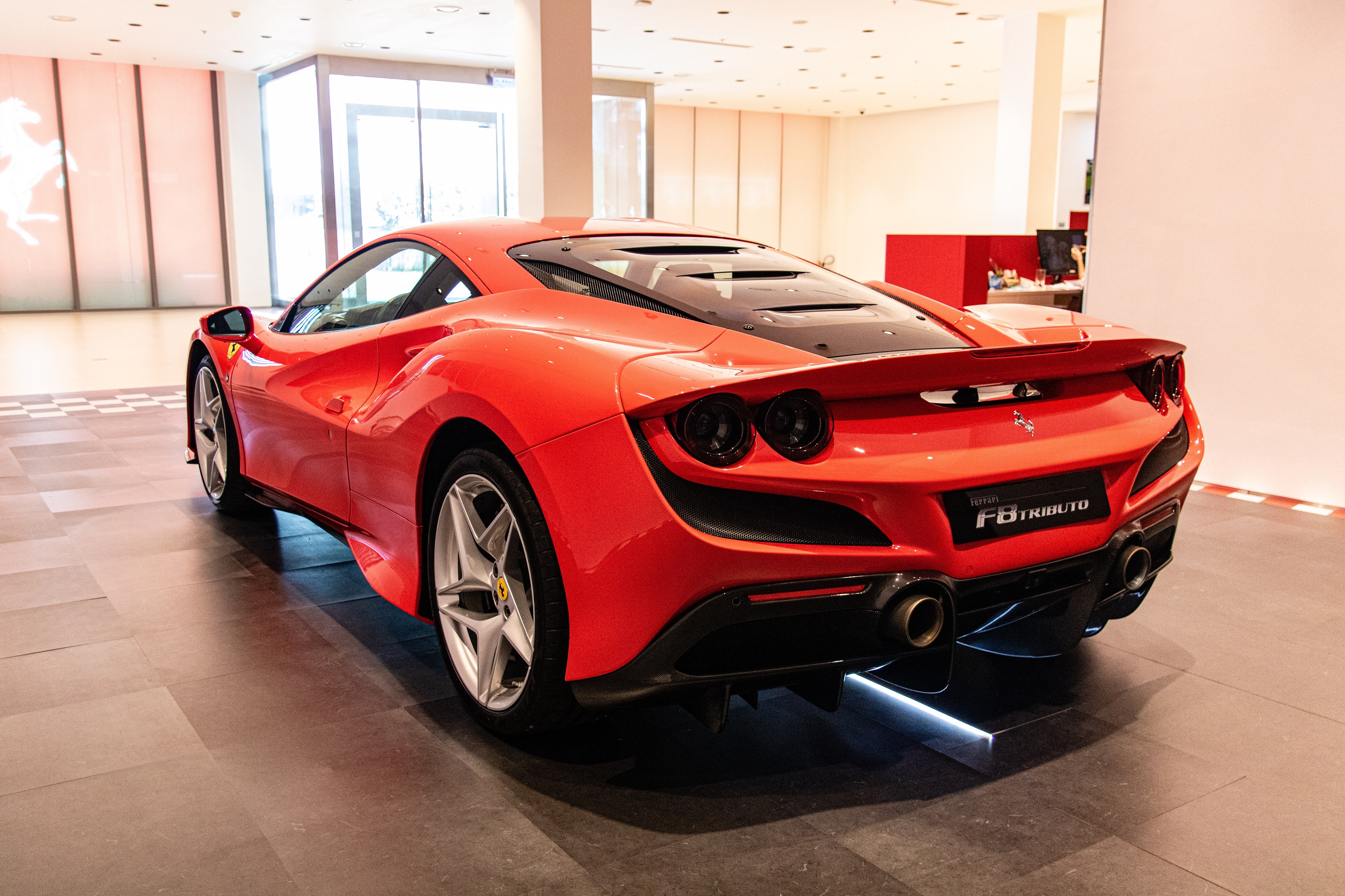 Ferrari F8 Tributo thu 2 ve VN anh 5