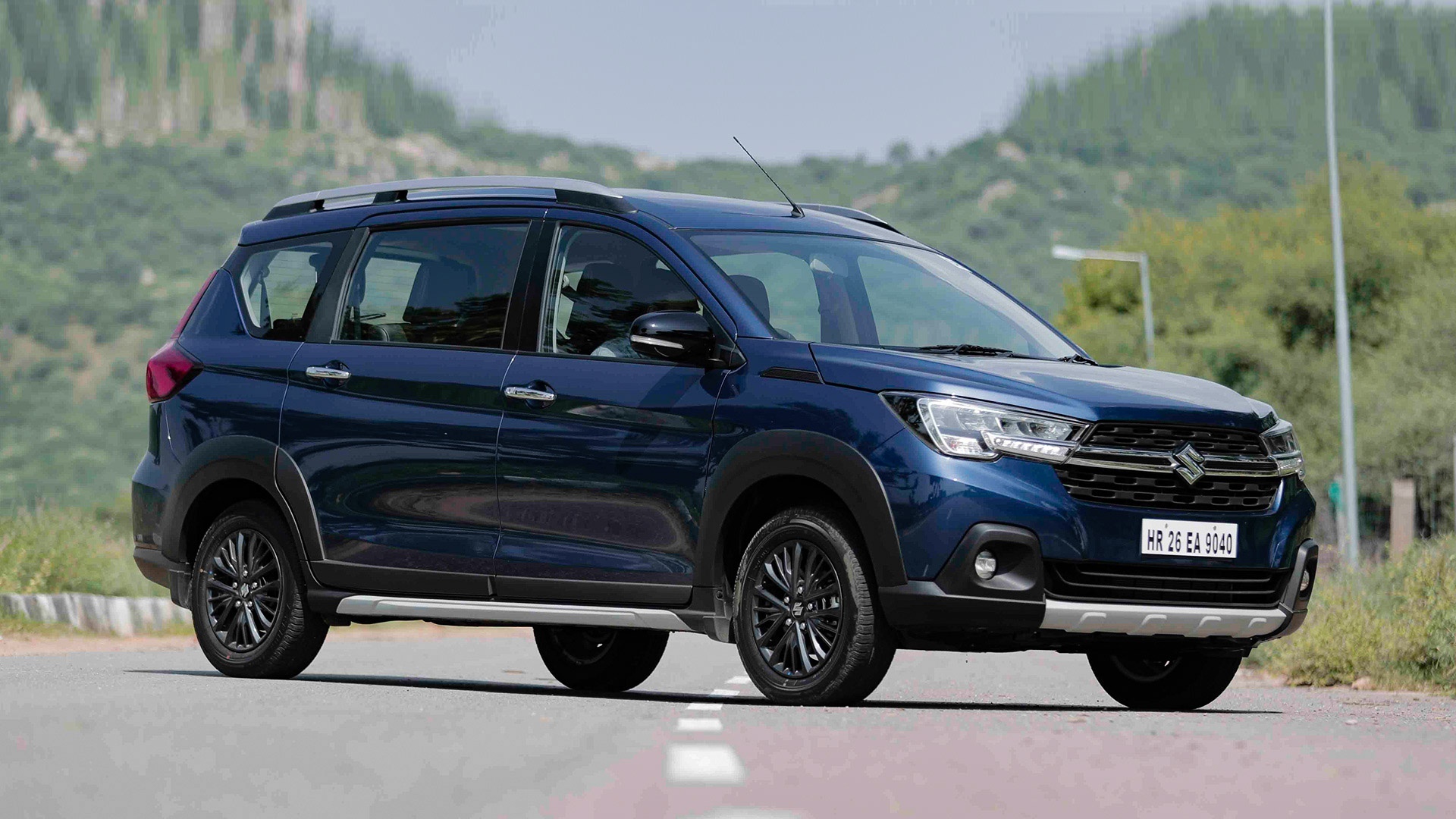 So sánh Suzuki XL7 và Mitsubishi Xpander Cross ảnh 1 So sanh Suzuki XL7 va Mitsubishi Xpander Cross anh 1