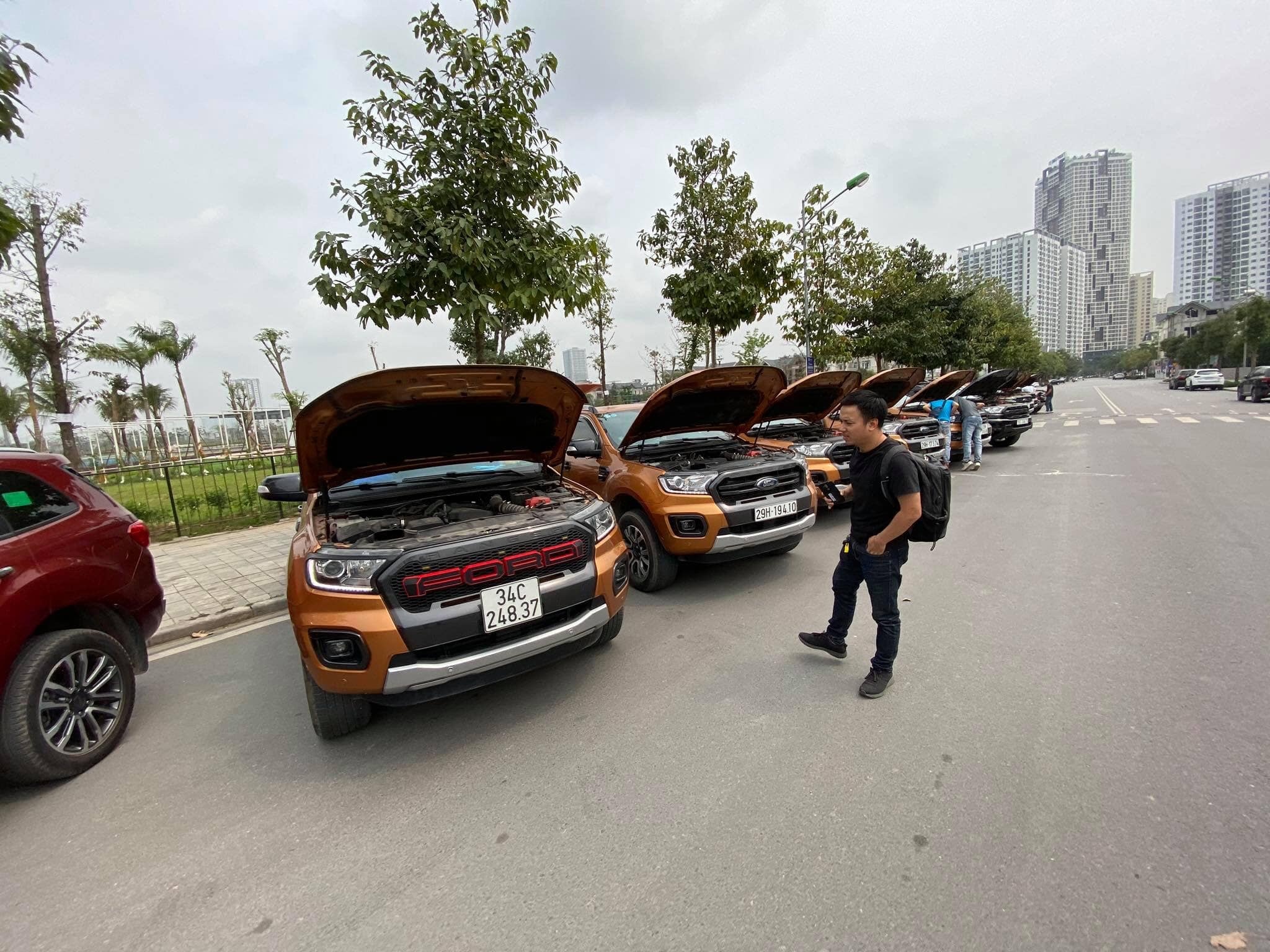 Hang loat Ford Ranger, Everest bi ro ri dau dong co hinh anh