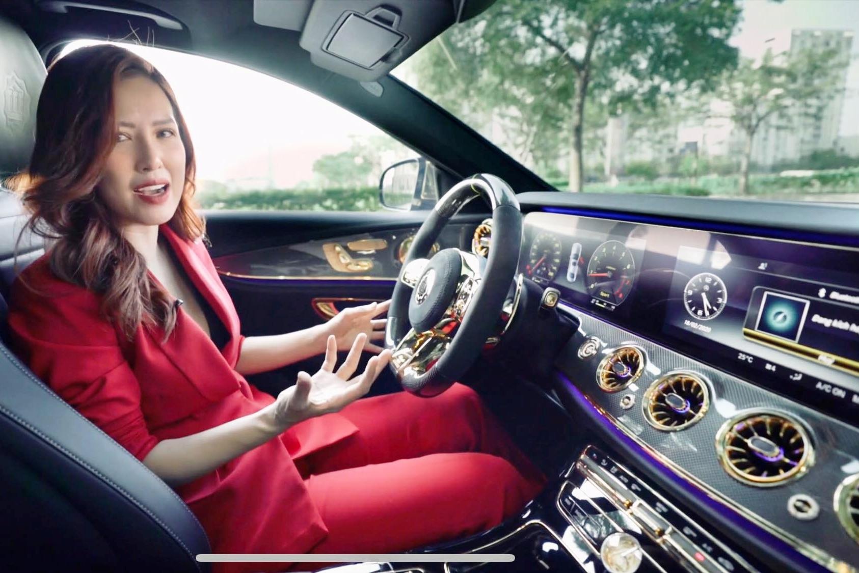 Kham pha Mercedes-Benz E 300 AMG ma vang, dinh kim cuong doc nhat VN hinh anh