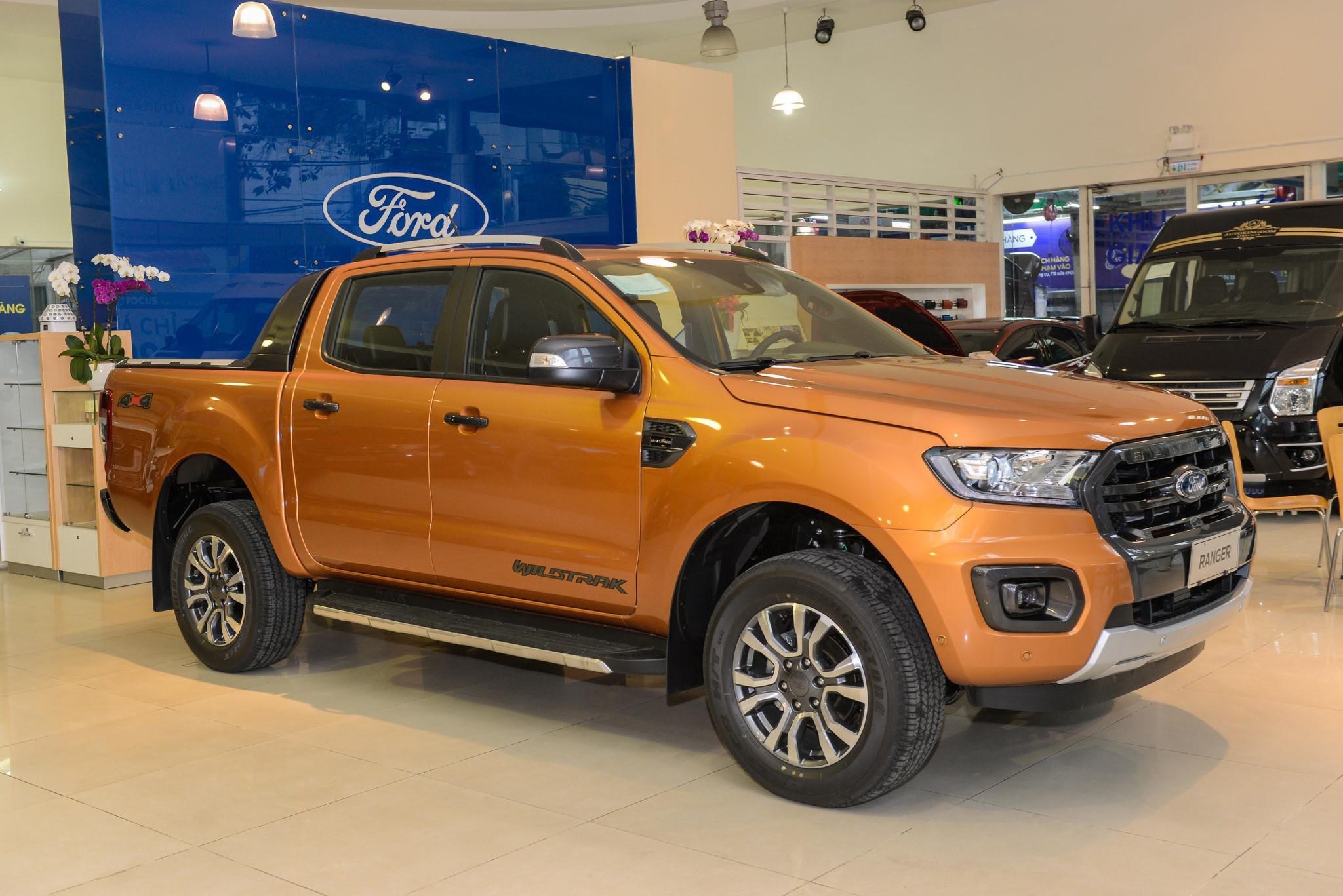 Ford phu nhan ro ri dau dong co la loi ky thuat, nguoi dung buc xuc hinh anh