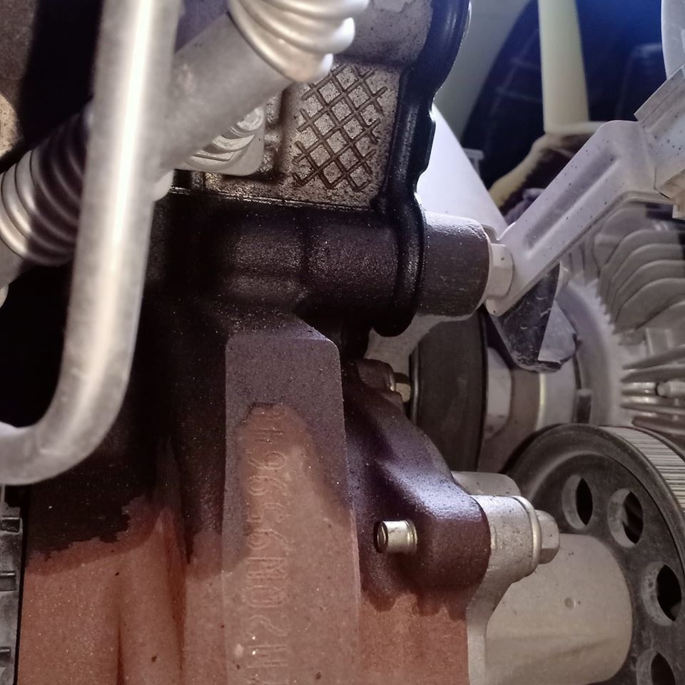 Ford phu nhan ro ri dau dong co la loi ky thuat anh 3