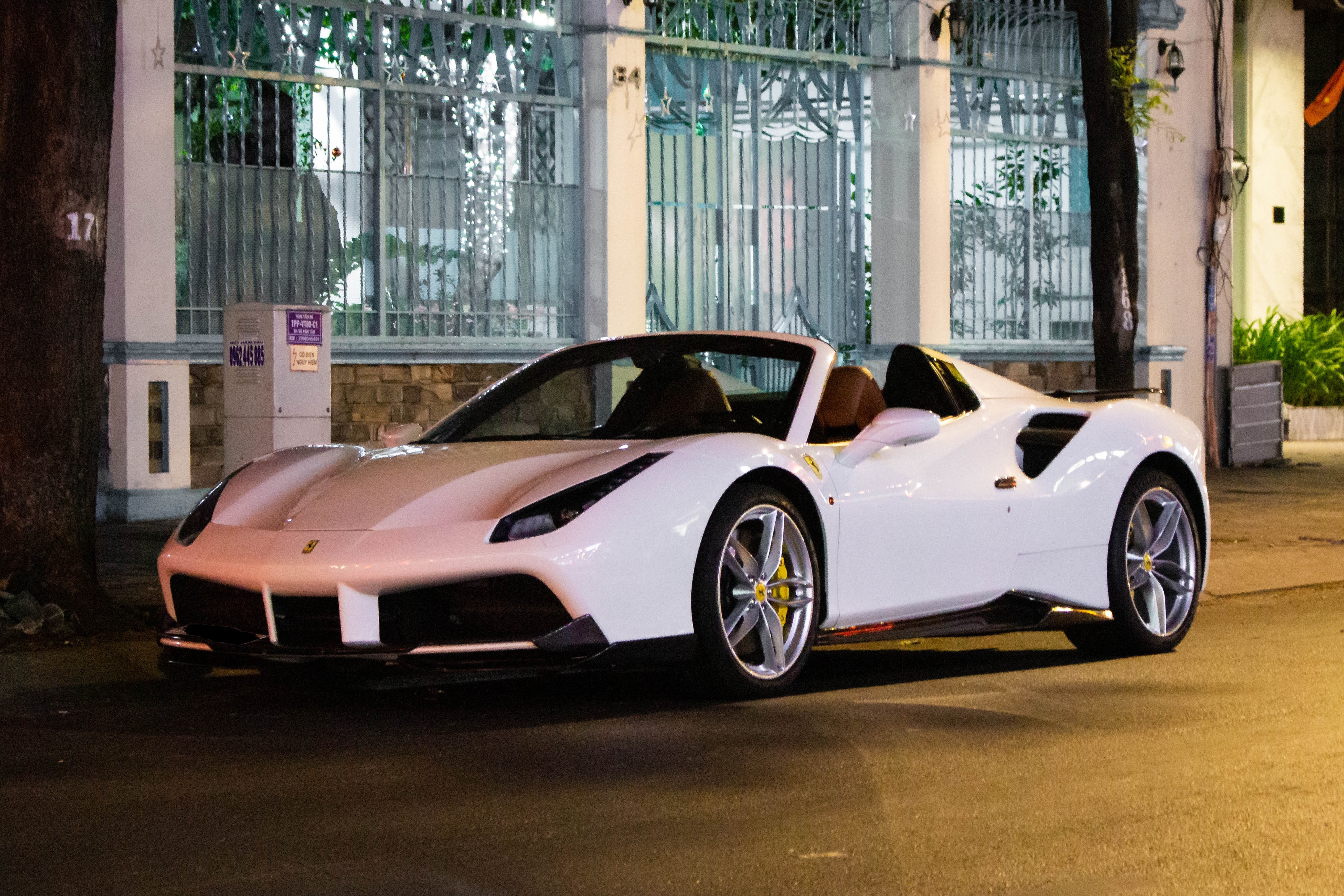 Ferrari 488 Spider hang hiem xuat hien tai TP.HCM anh 1