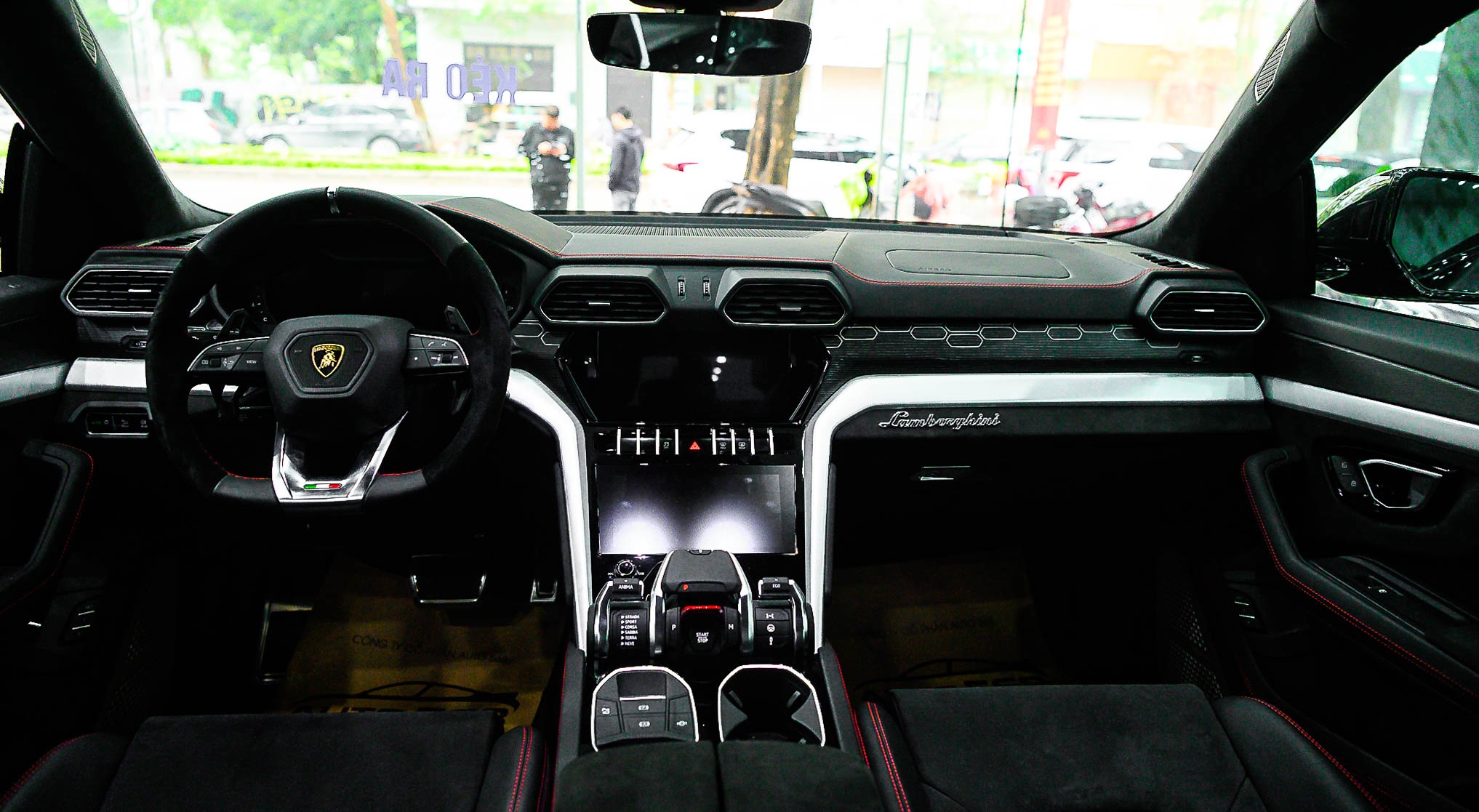 Chi tiet Lamborghini Urus thu 8 ve VN anh 19
