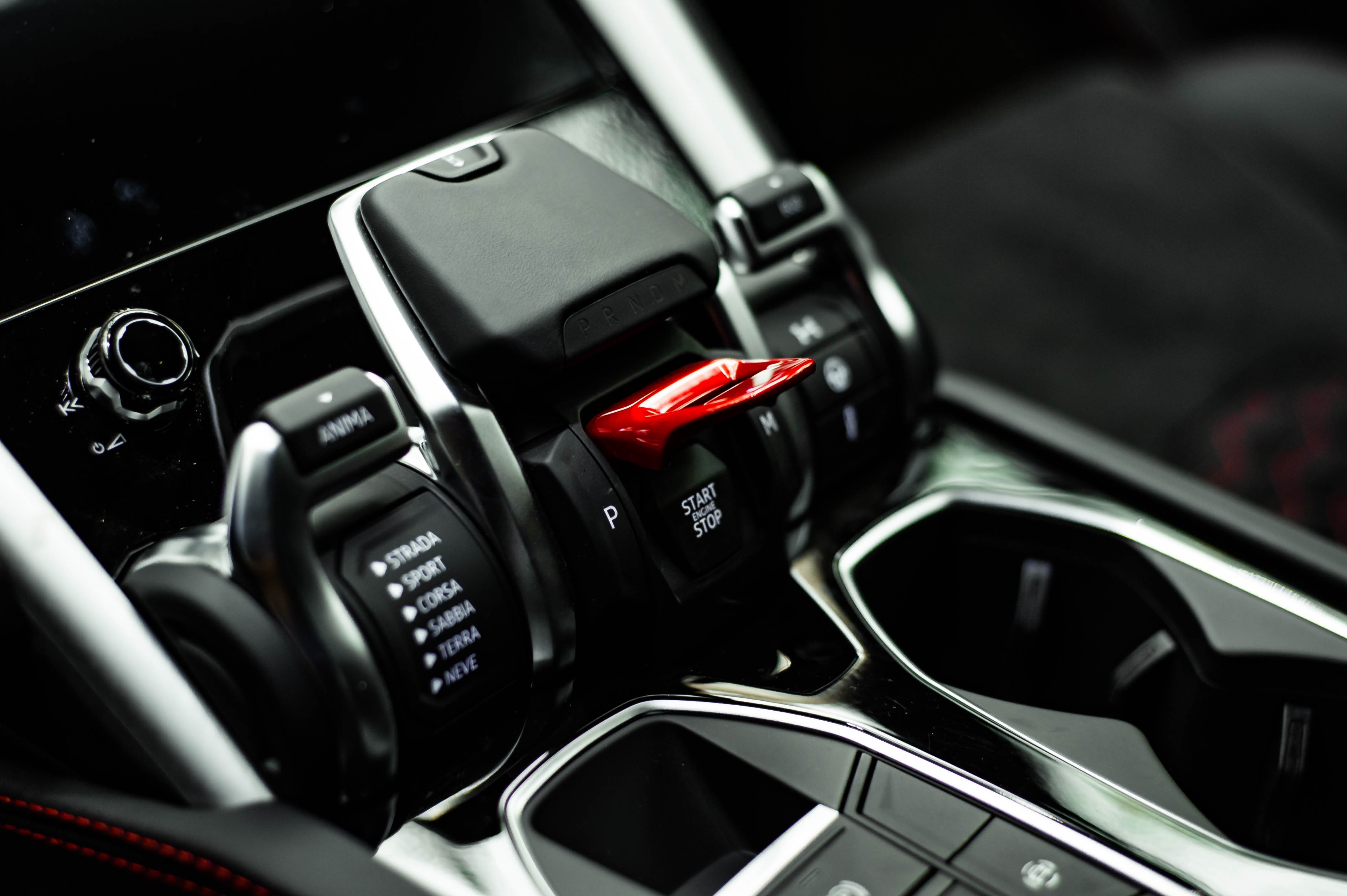 Chi tiet Lamborghini Urus thu 8 ve VN anh 35