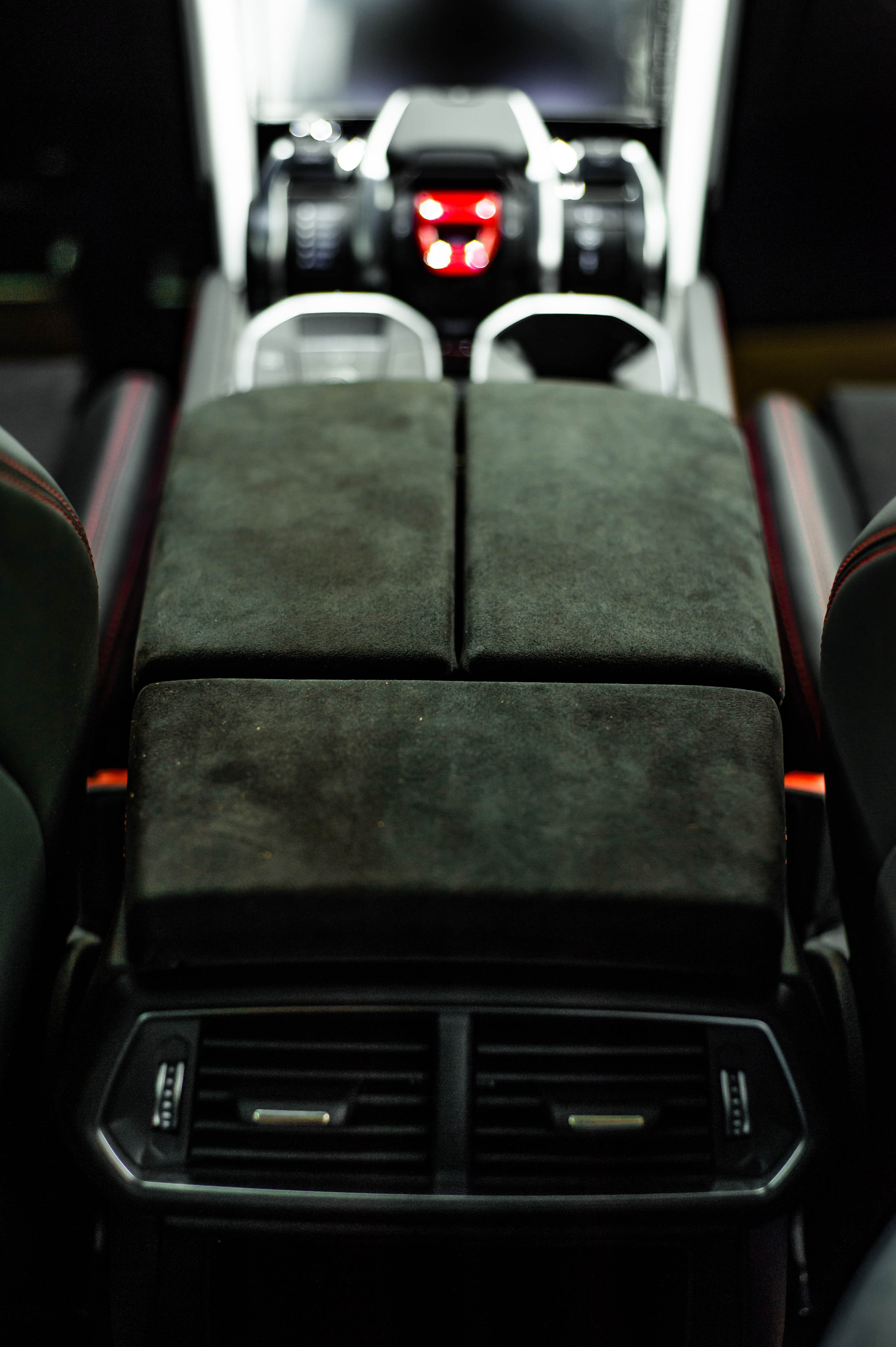 Chi tiet Lamborghini Urus thu 8 ve VN anh 28