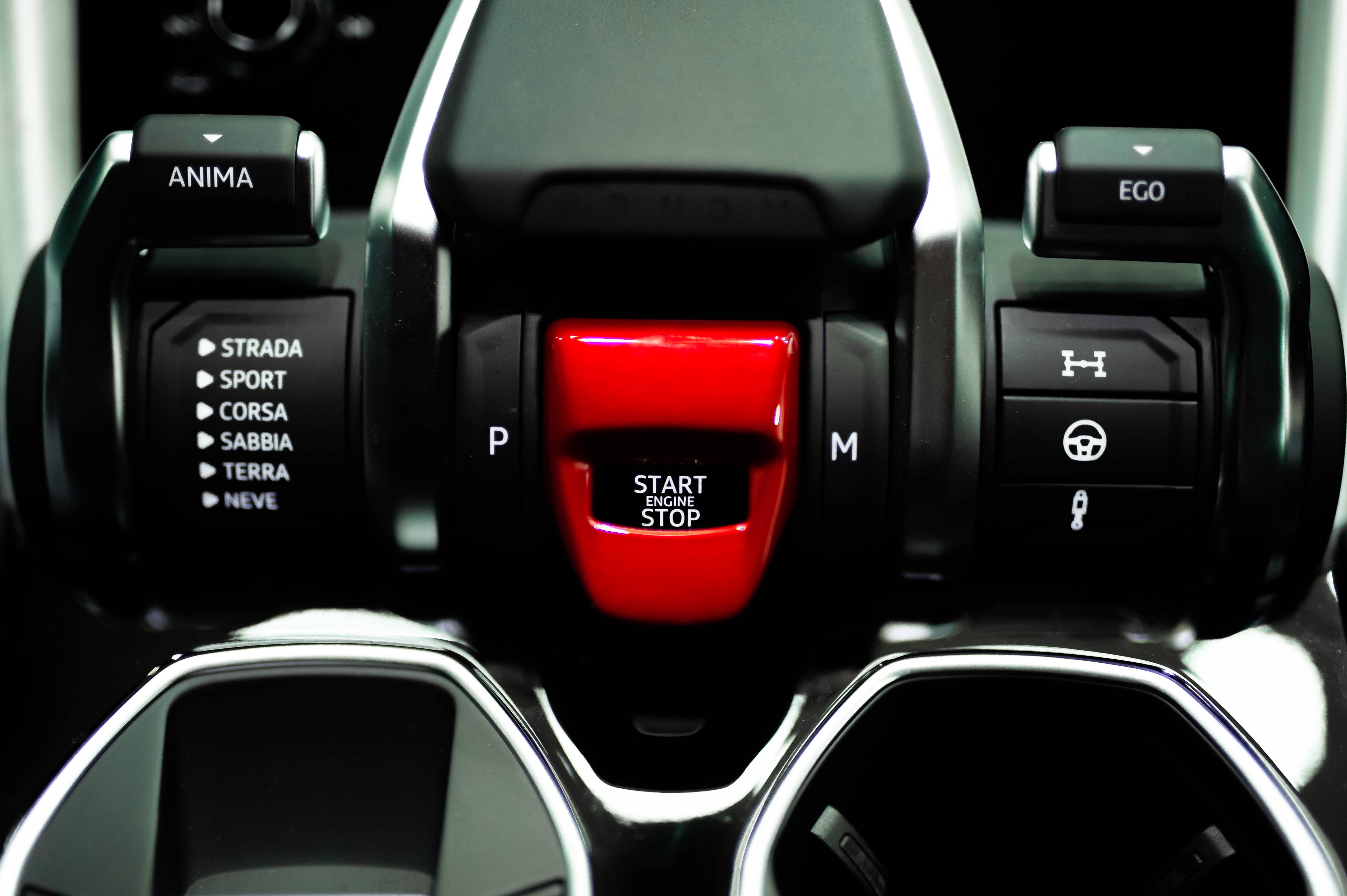 Chi tiet Lamborghini Urus thu 8 ve VN anh 43