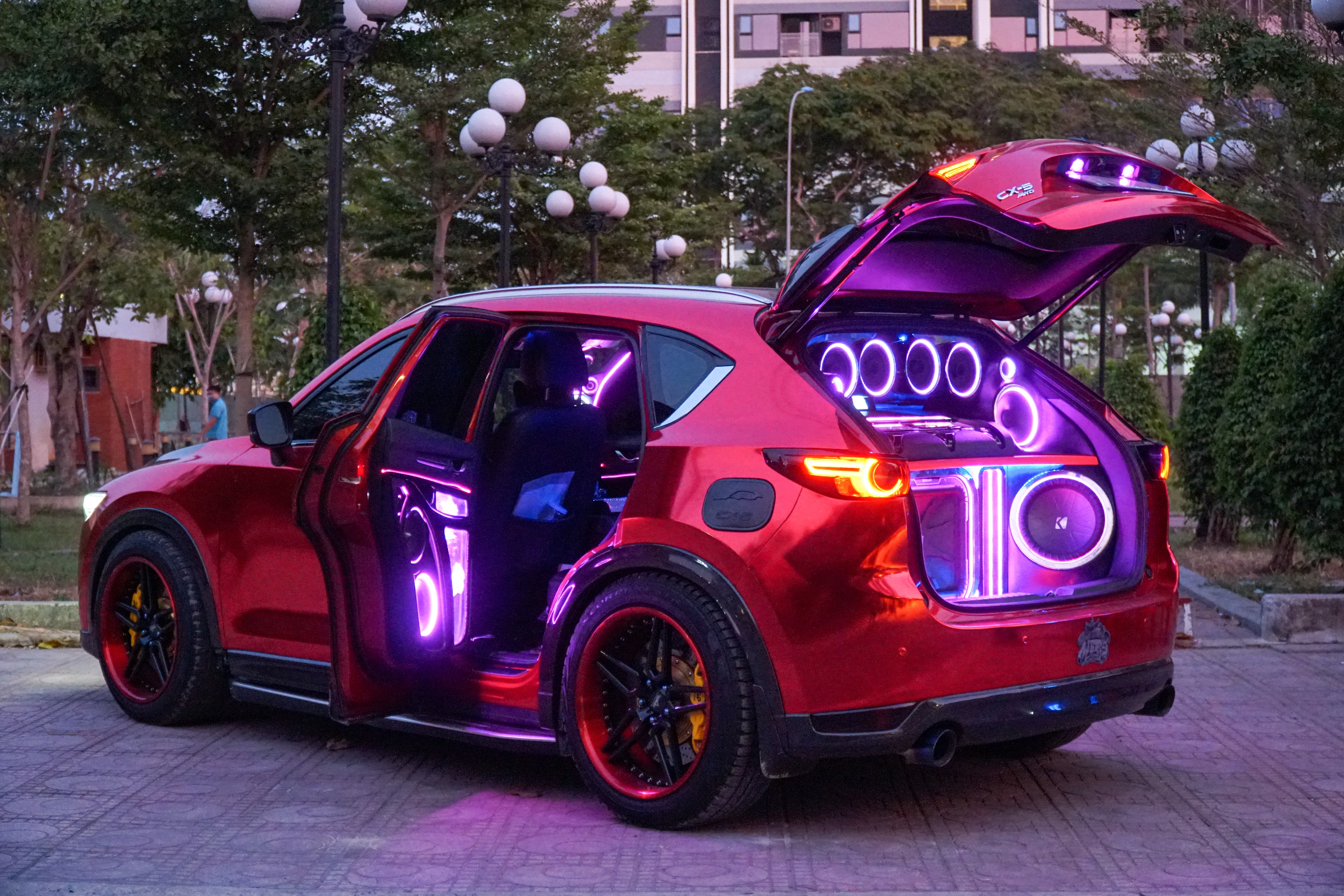 Mazda CX-5 do tien ty voi dan am thanh khung tai TP.HCM hinh anh