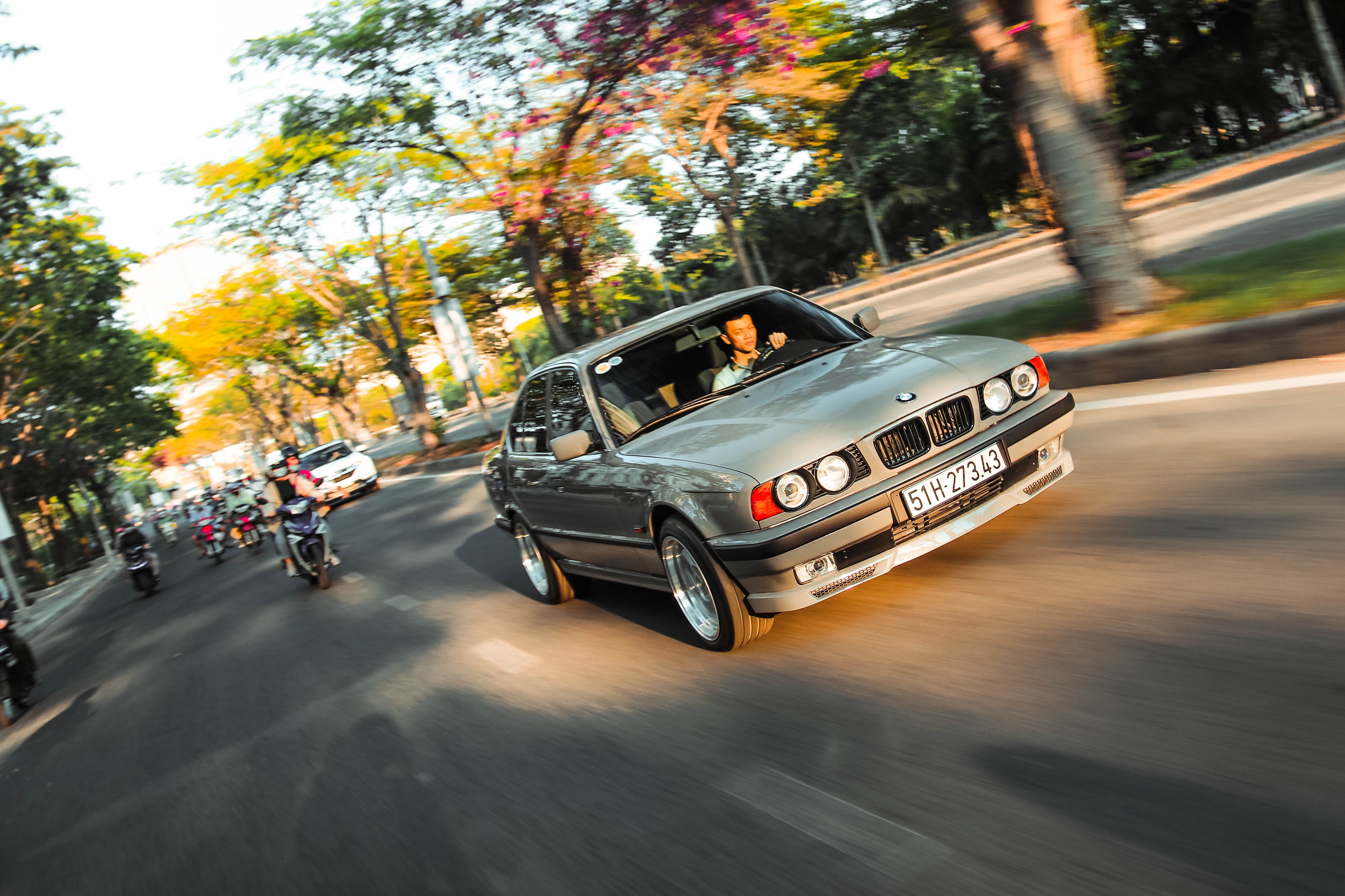 BMW 525i doi 1996 lot xac nhu moi anh 1