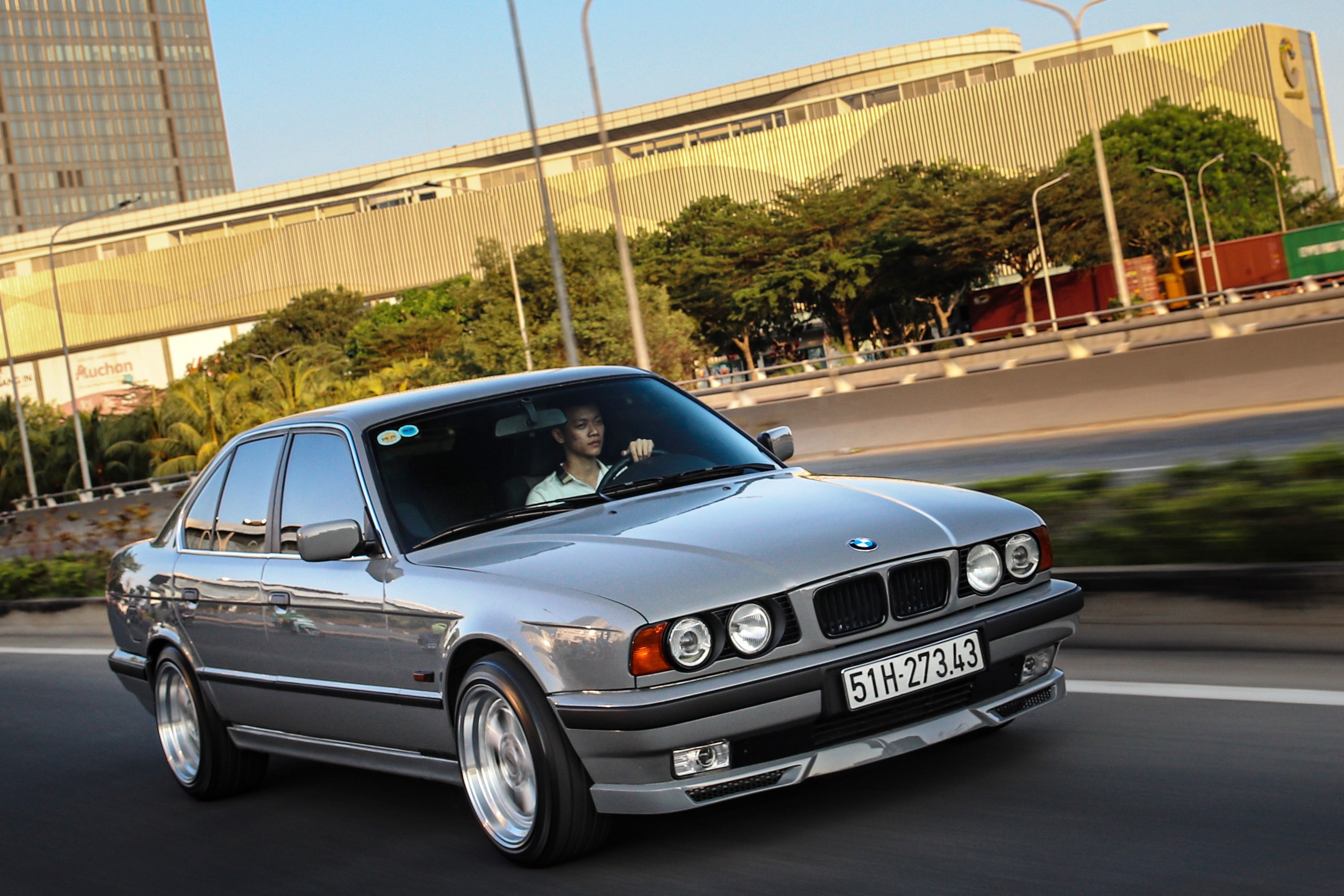 BMW 525i doi 1996 lot xac nhu moi voi 100 trieu hinh anh