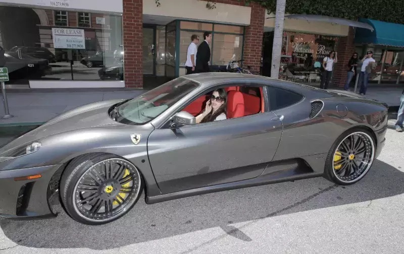 Những siêu xe đẹp nhất của dàn sao nữ Hollywood ảnh 11 Nhung sieu xe dep nhat cua dan sao nu Hollywood anh 11