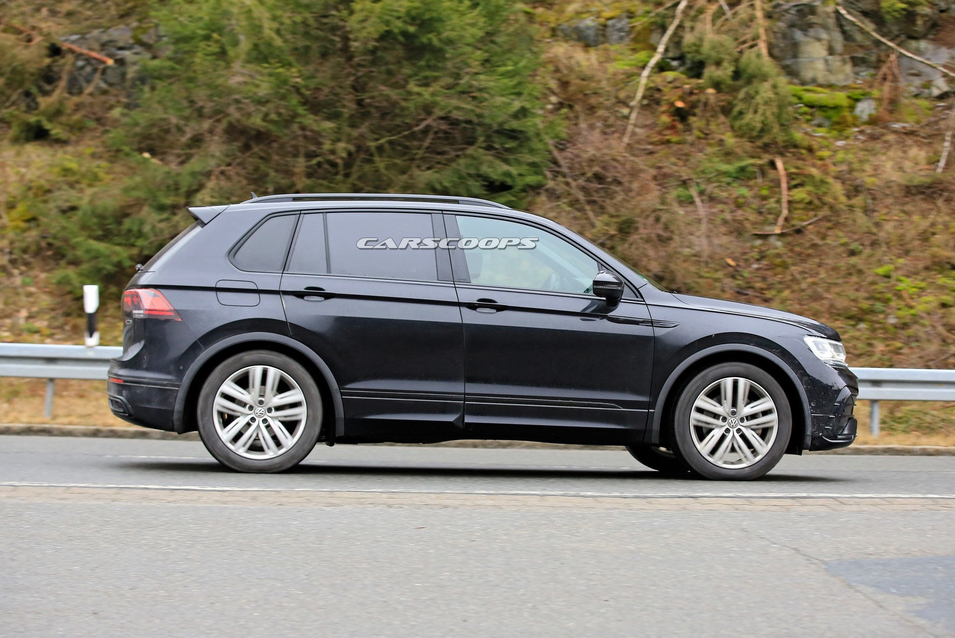 Volkswagen Tiguan 2021 lộ diện ảnh 6 Volkswagen Tiguan 2021 lo dien anh 6