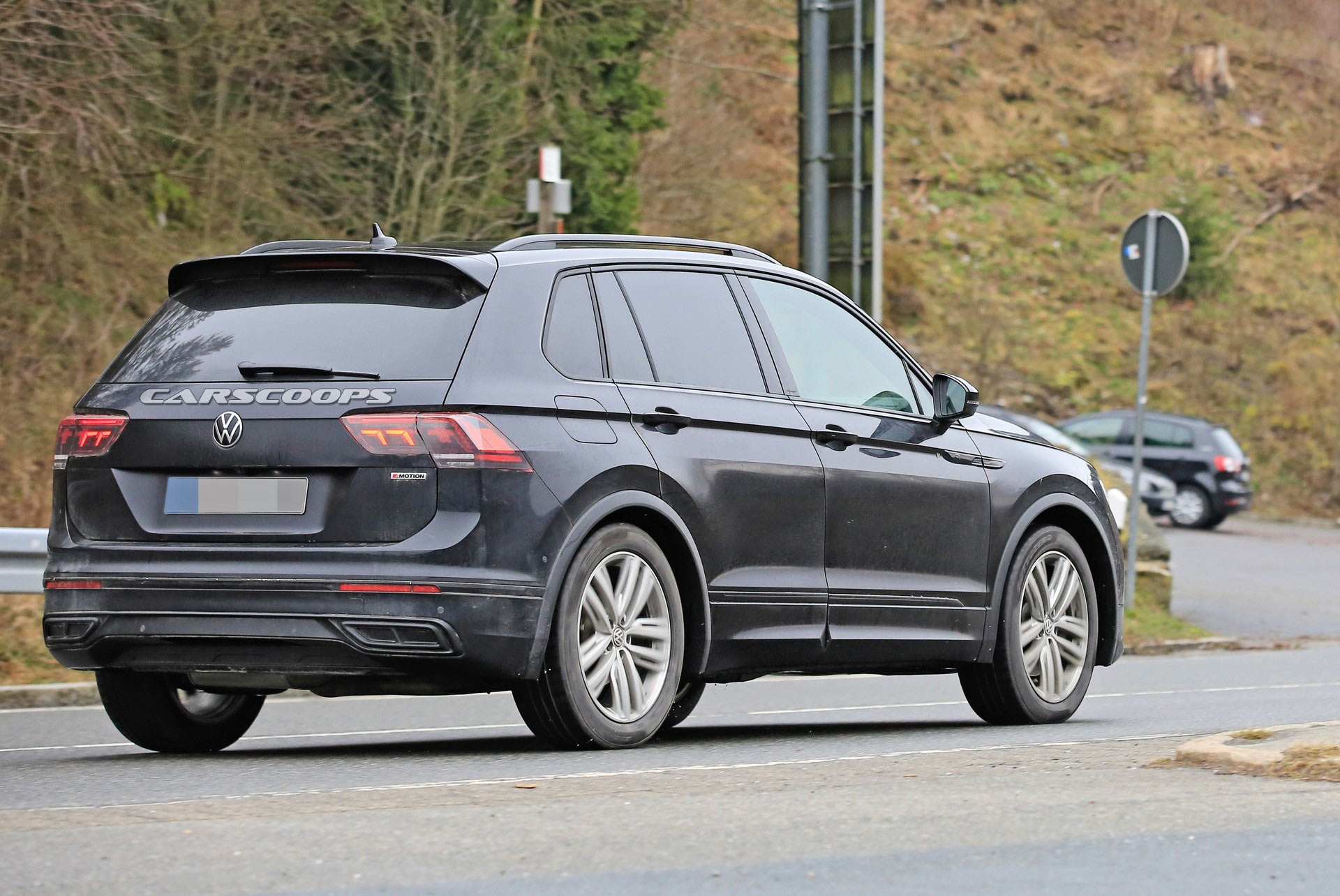 Volkswagen Tiguan 2021 lộ diện ảnh 3 Volkswagen Tiguan 2021 lo dien anh 3