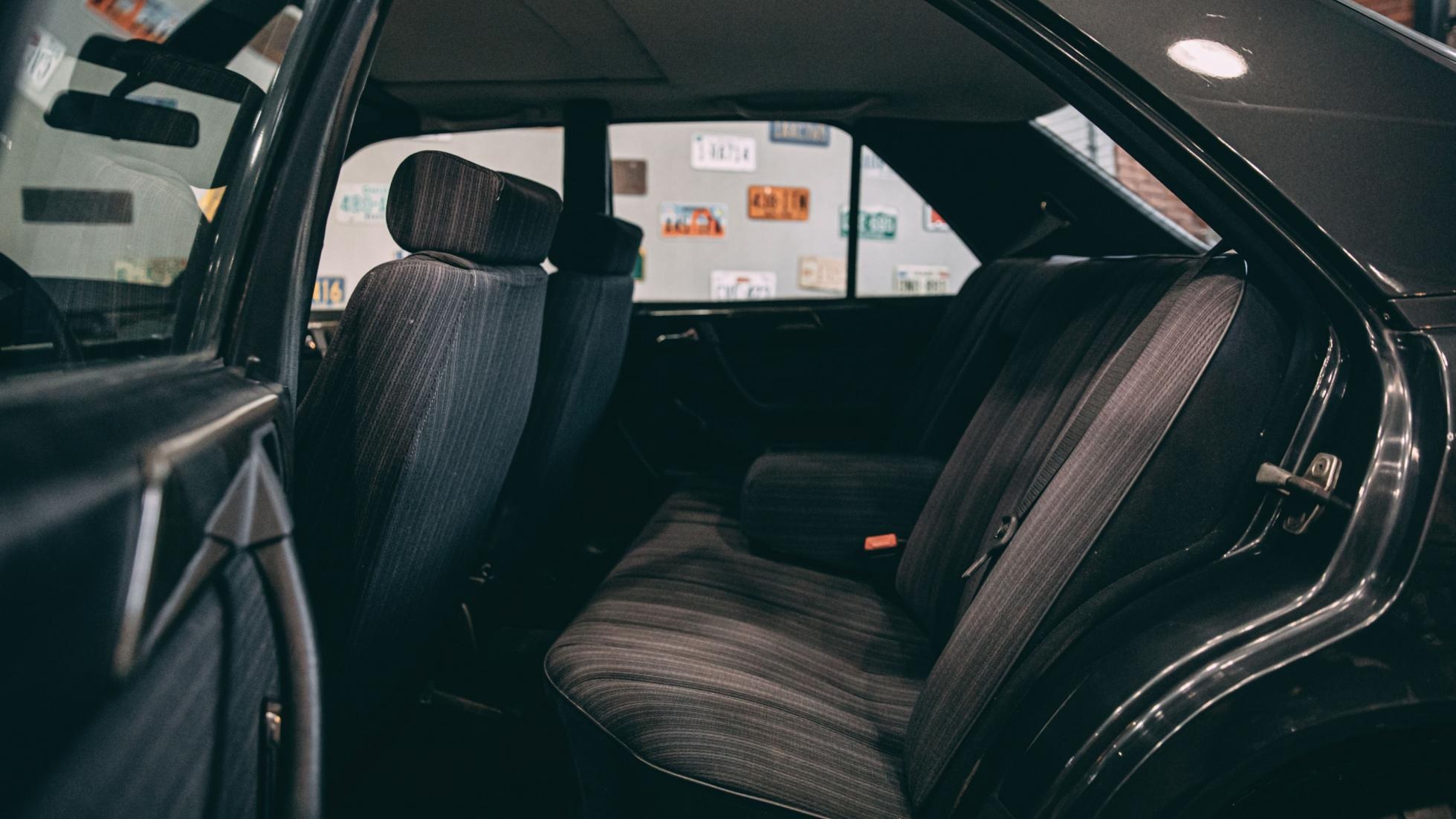 Bản độ Mercedes 300E với động cơ BMW ảnh 7 Ban do Mercedes 300E voi dong co BMW anh 7