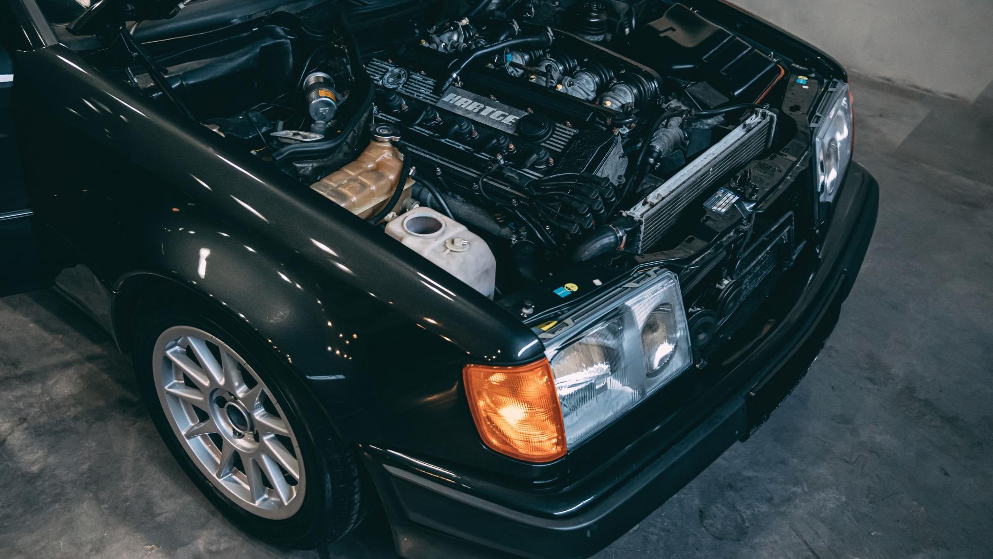 Ban do Mercedes 300E voi dong co BMW anh 11