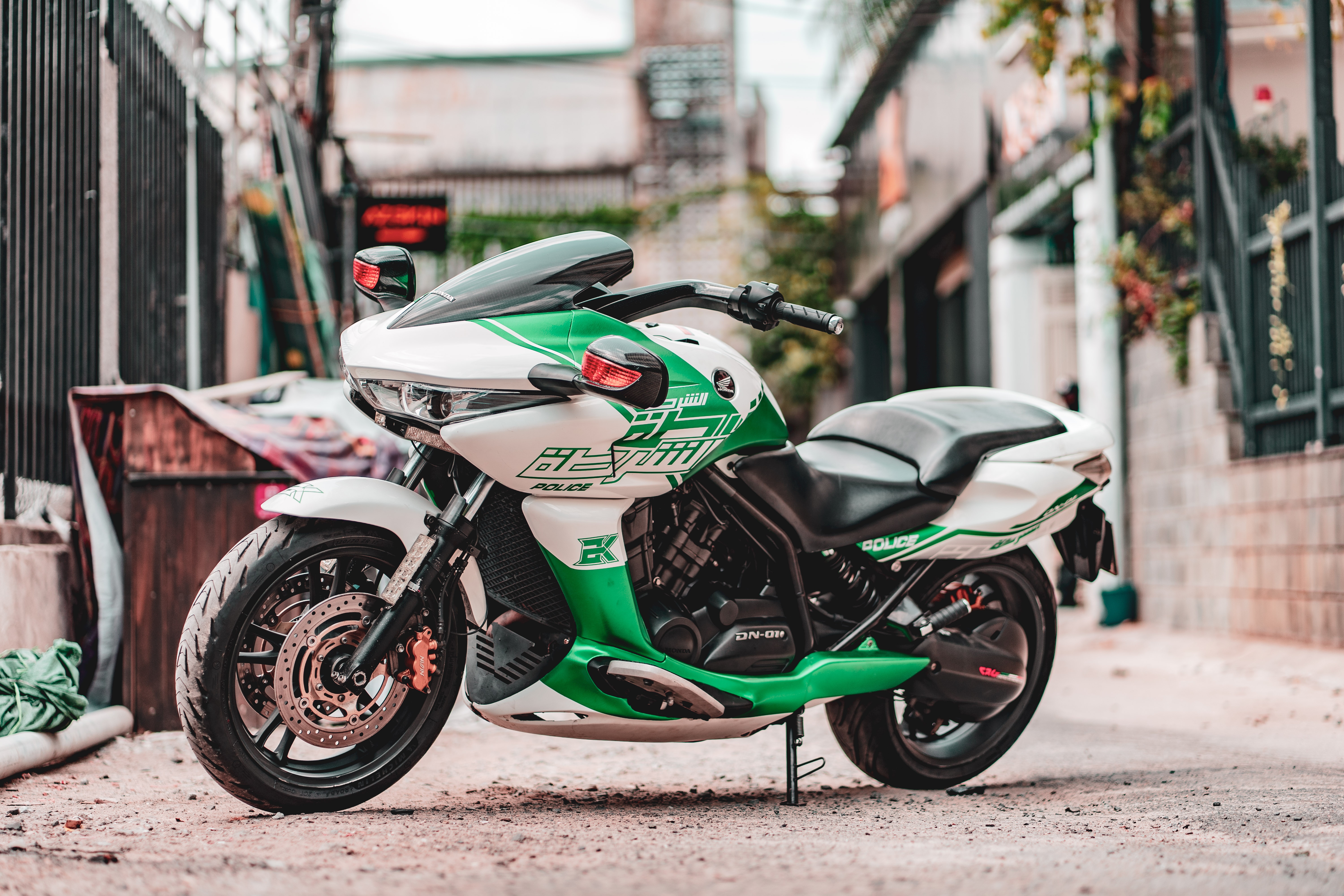 Honda DN-01 phong cách cảnh sát Dubai ảnh 9 Honda DN-01 phong cach canh sat Dubai anh 9