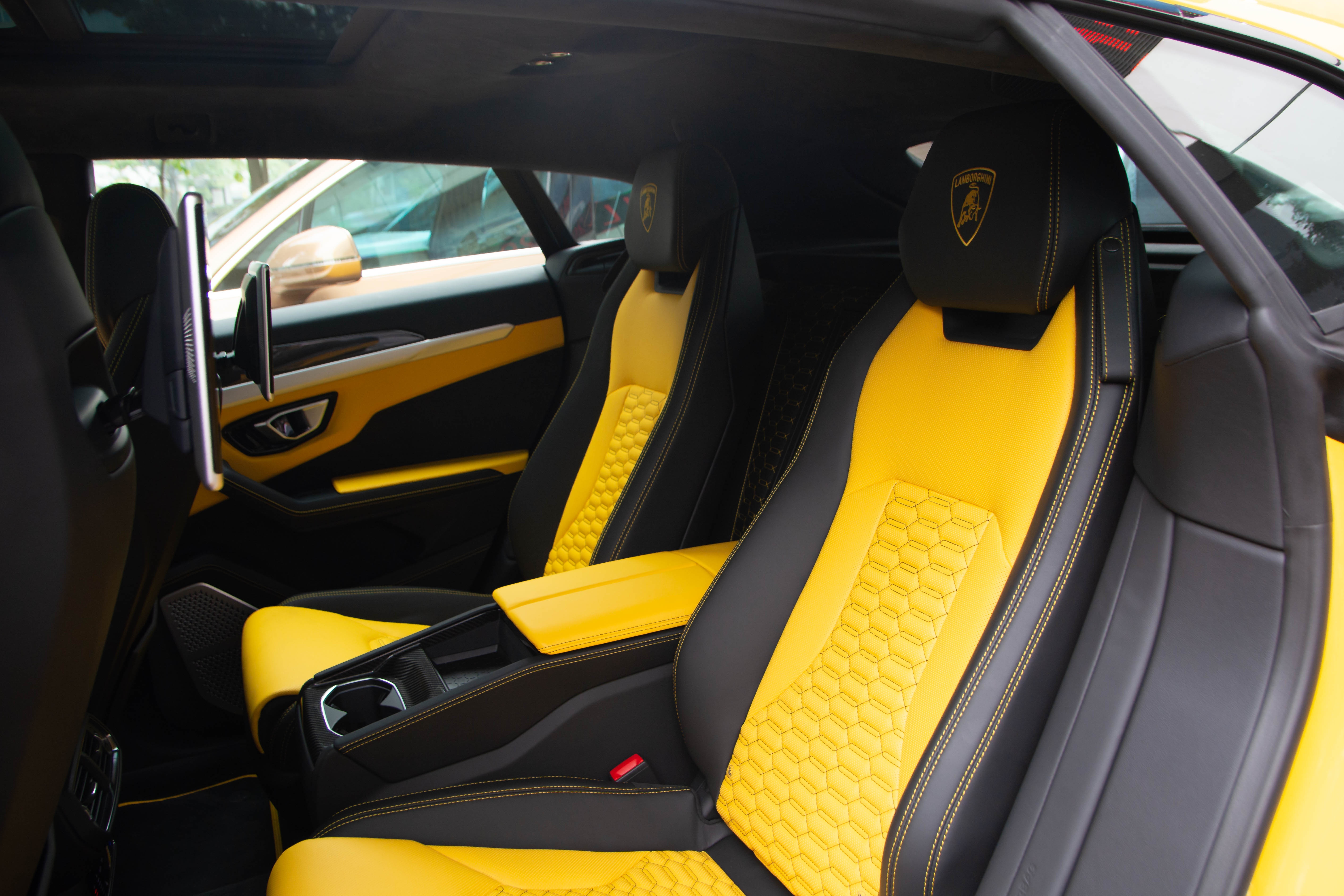 Lamborghini Urus 4 cho ve VN anh 3