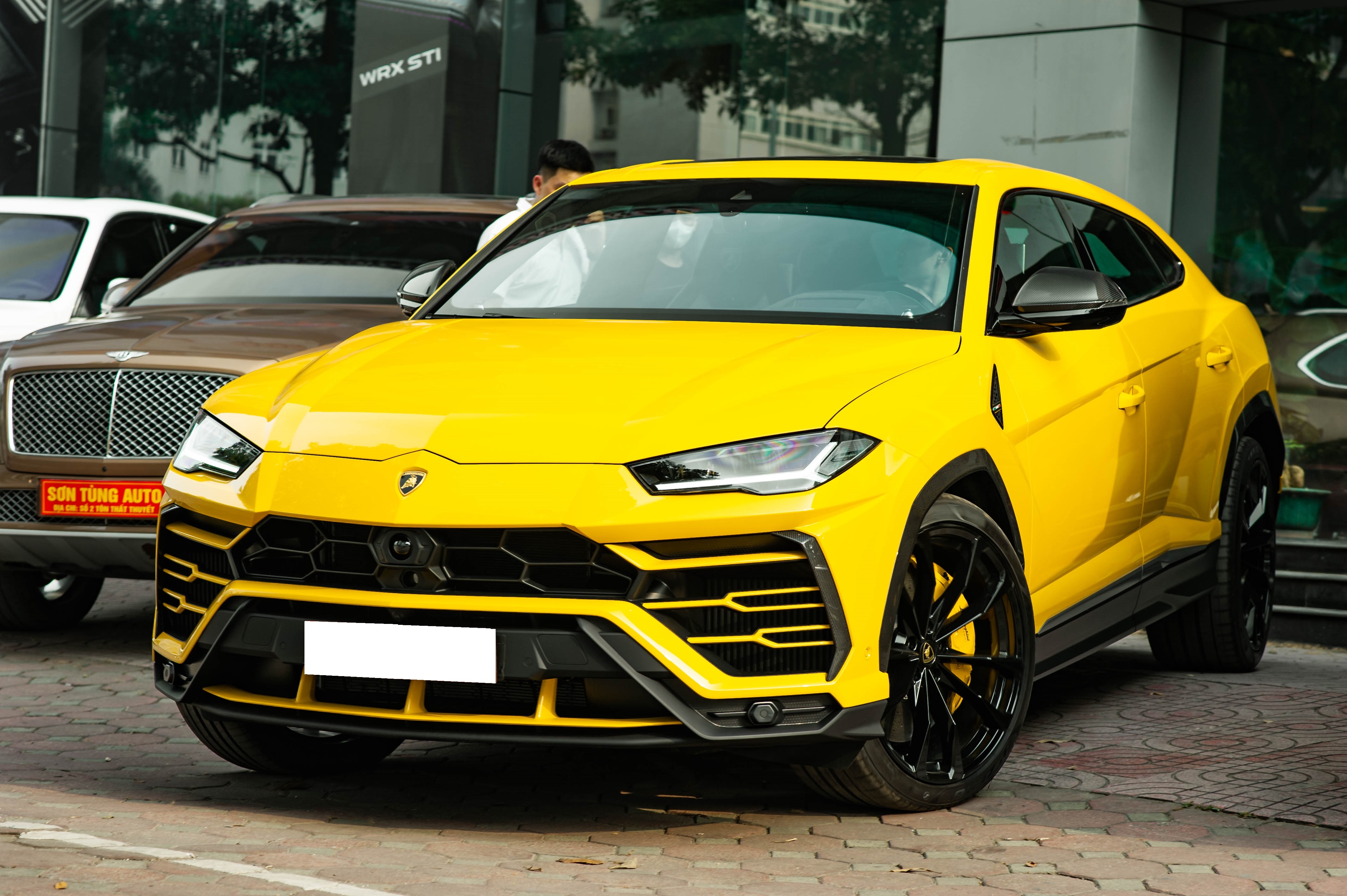 Lamborghini Urus 4 cho ve VN anh 7