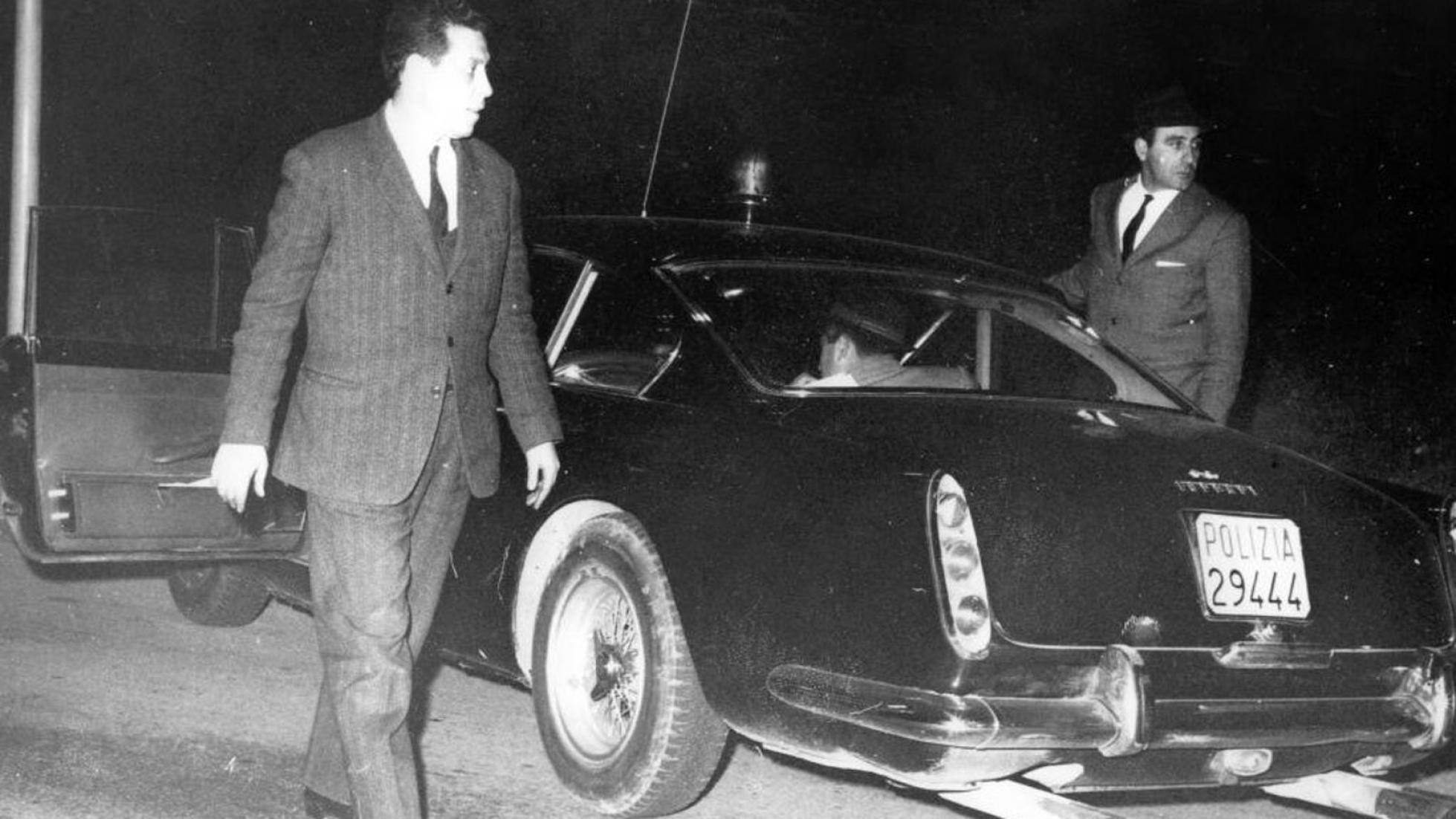 Sieu xe cua canh sat Italy duoc dau gia anh 4