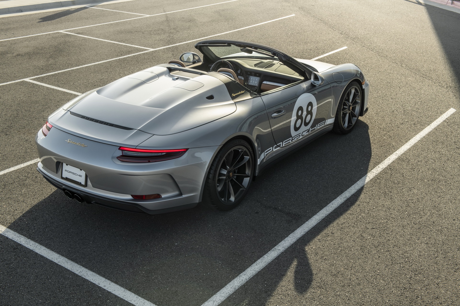 Chiếc Porsche 911 991 cuối cùng được đấu giá ảnh 7 Chiec Porsche 911 991 cuoi cung duoc dau gia anh 7
