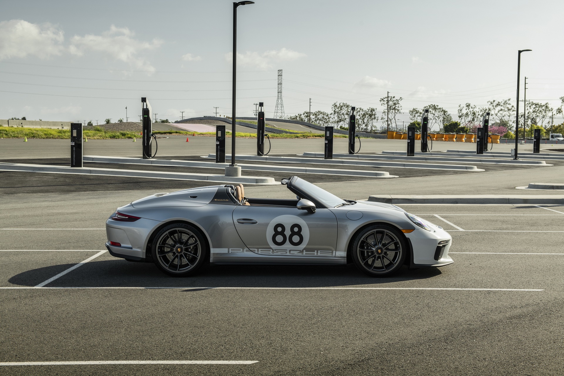 Chiếc Porsche 911 991 cuối cùng được đấu giá ảnh 4 Chiec Porsche 911 991 cuoi cung duoc dau gia anh 4