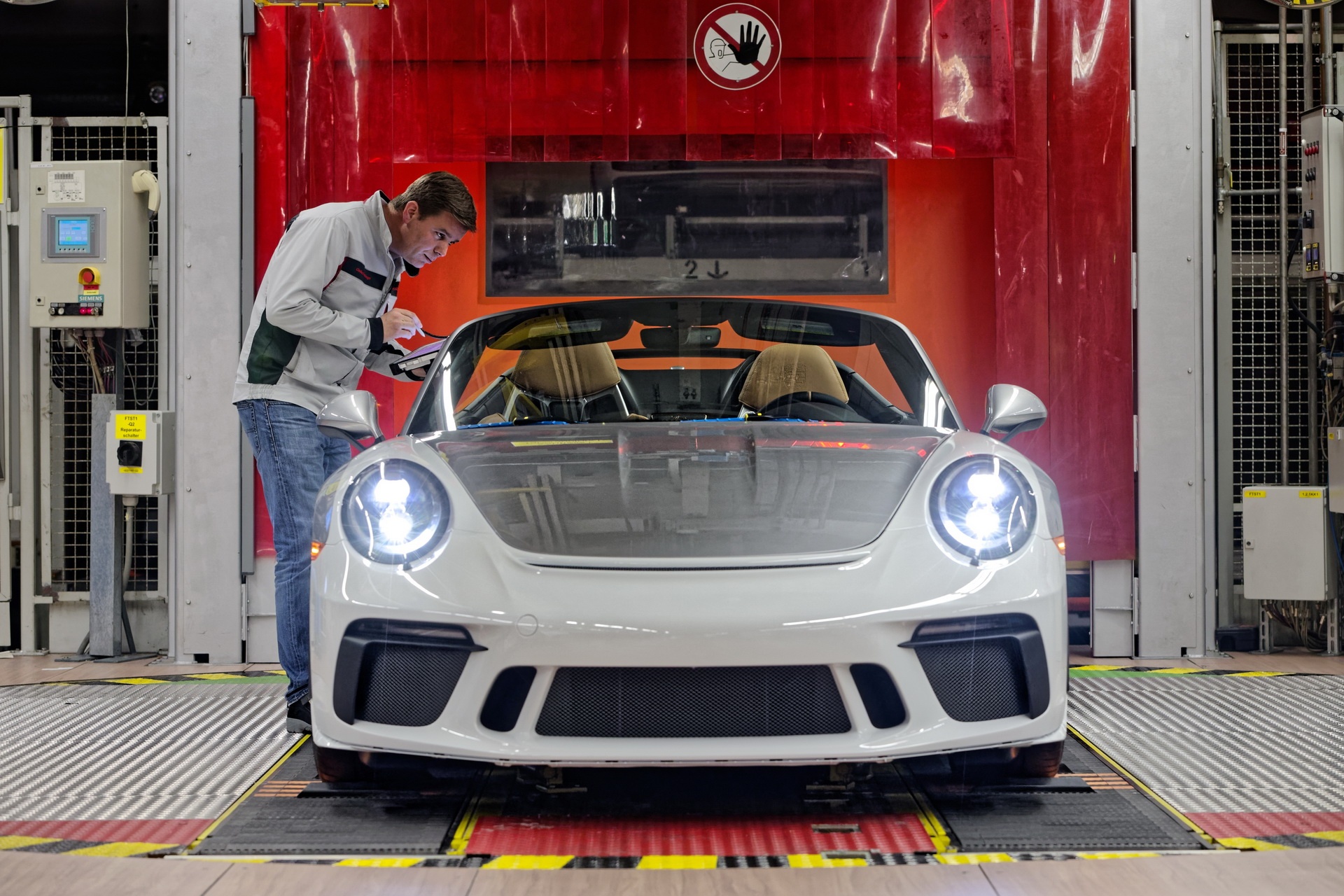 Chiếc Porsche 911 991 cuối cùng được đấu giá ảnh 2 Chiec Porsche 911 991 cuoi cung duoc dau gia anh 2