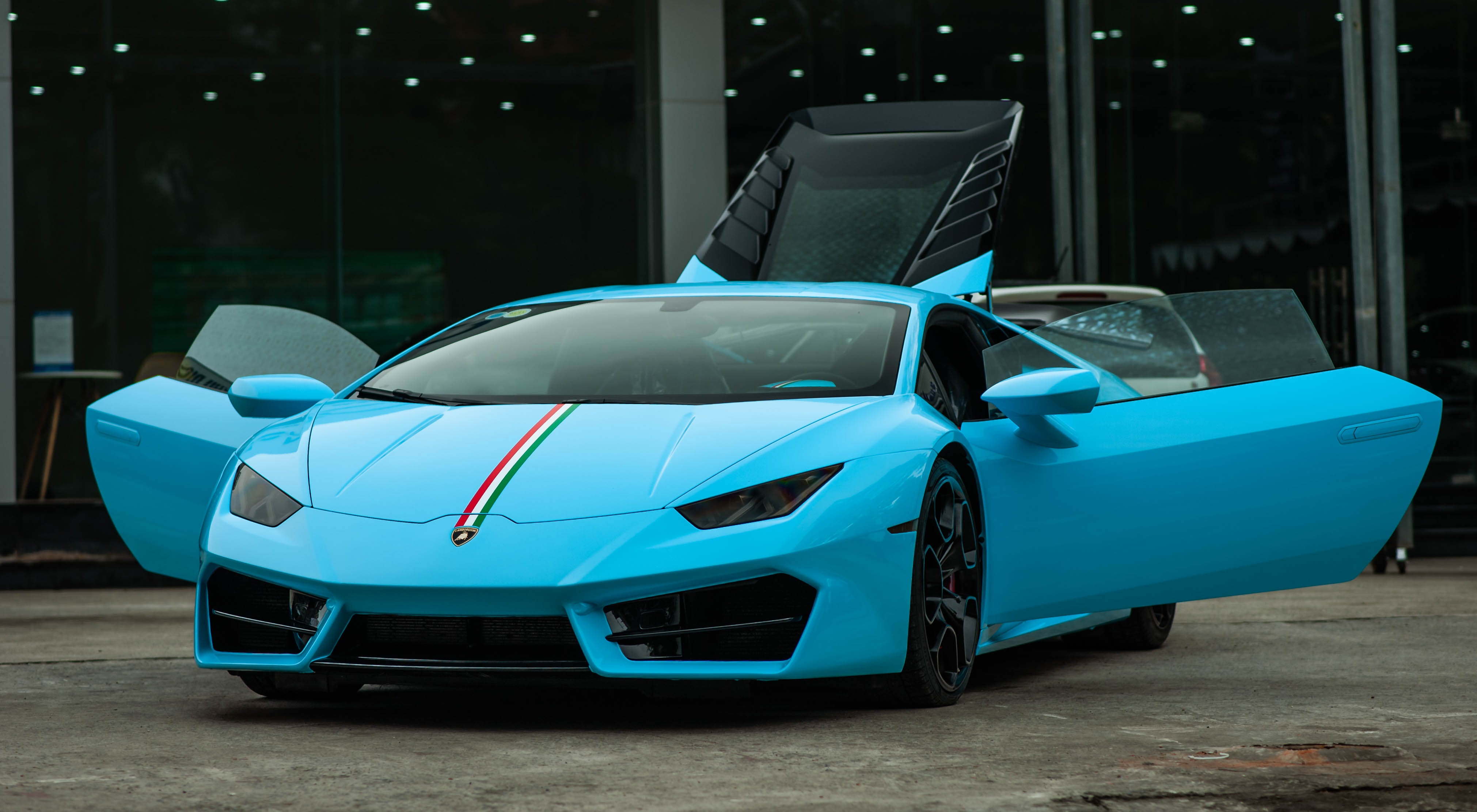 Lamborghini Huracan mot cau thay doi ngoai hinh anh 2