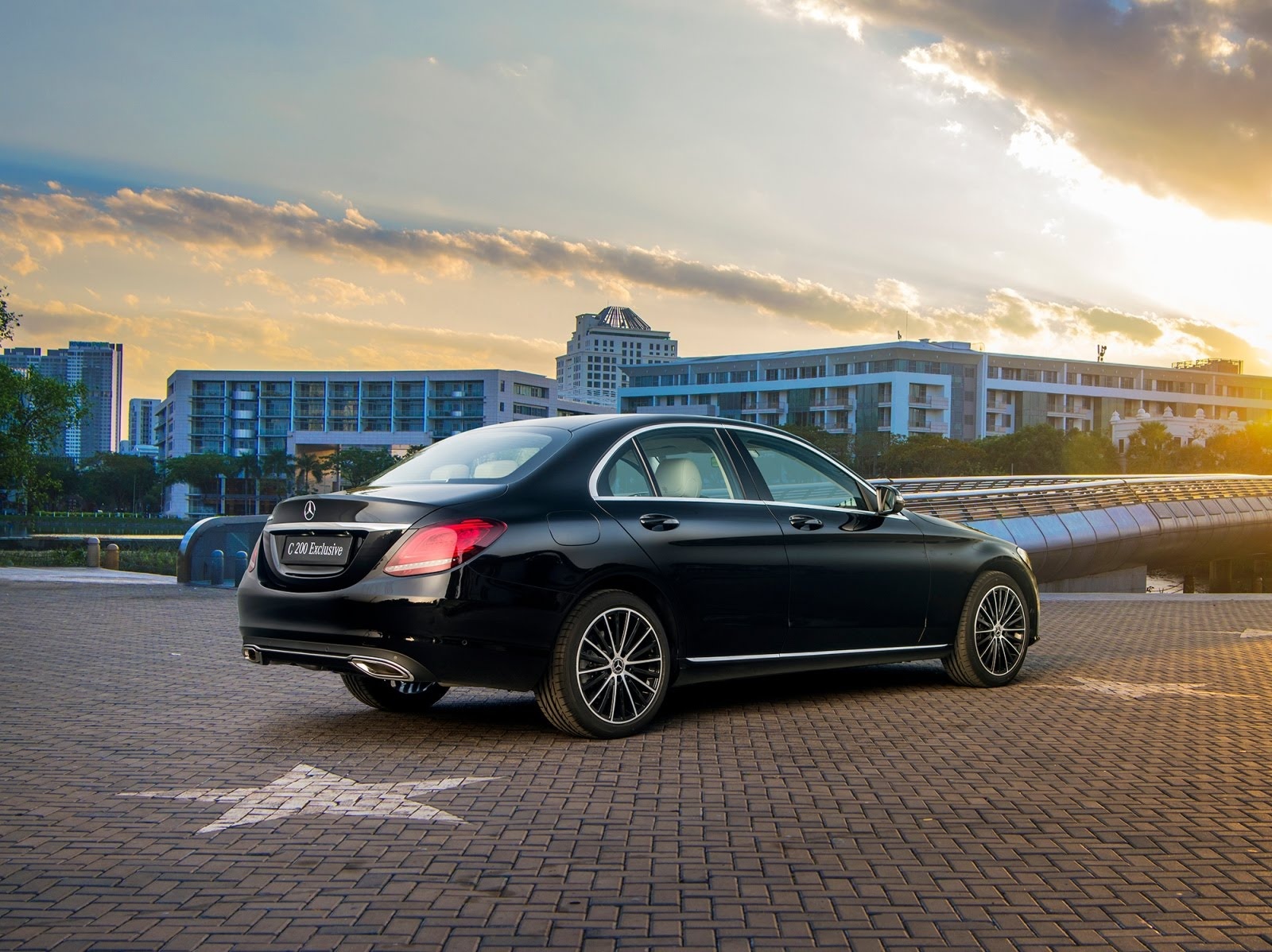 So sanh Mercedes-Benz C 200 Exclusive va BMW 320i Sport Line anh 22