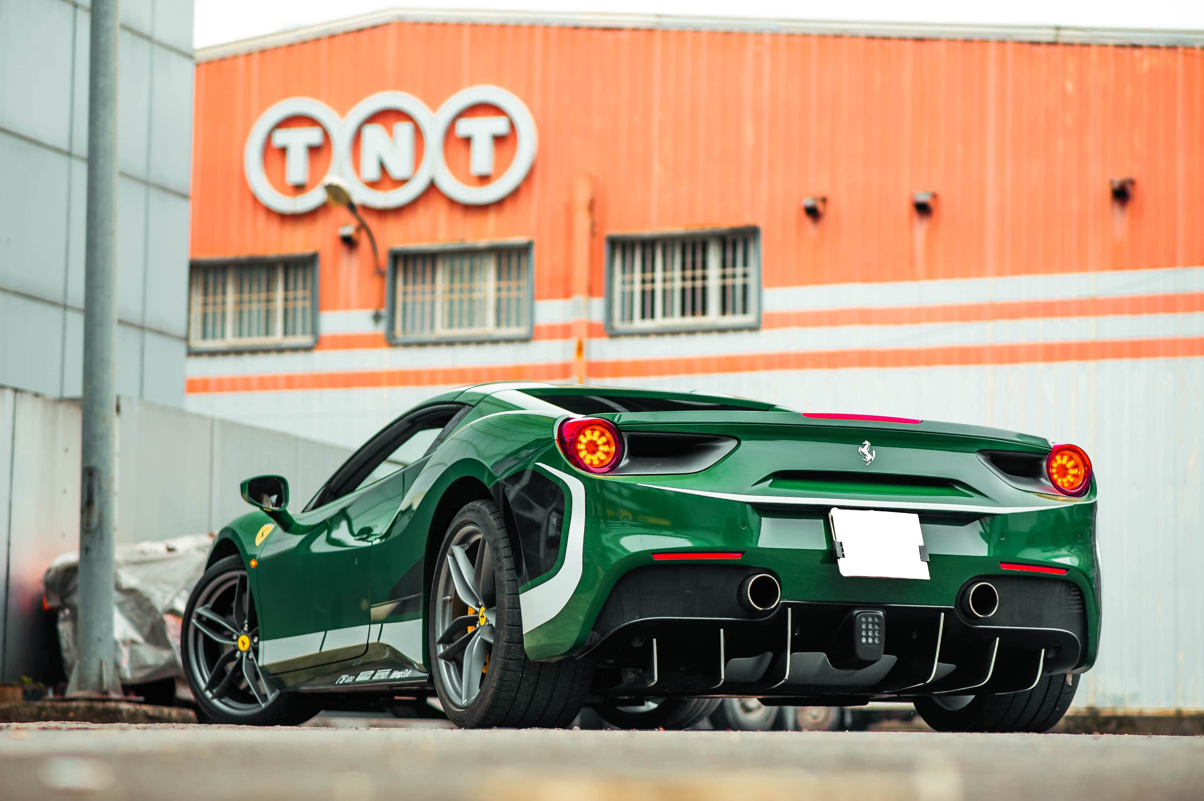 Ferrari 488 Spider dau tien VN thay doi ngoai hinh anh 41