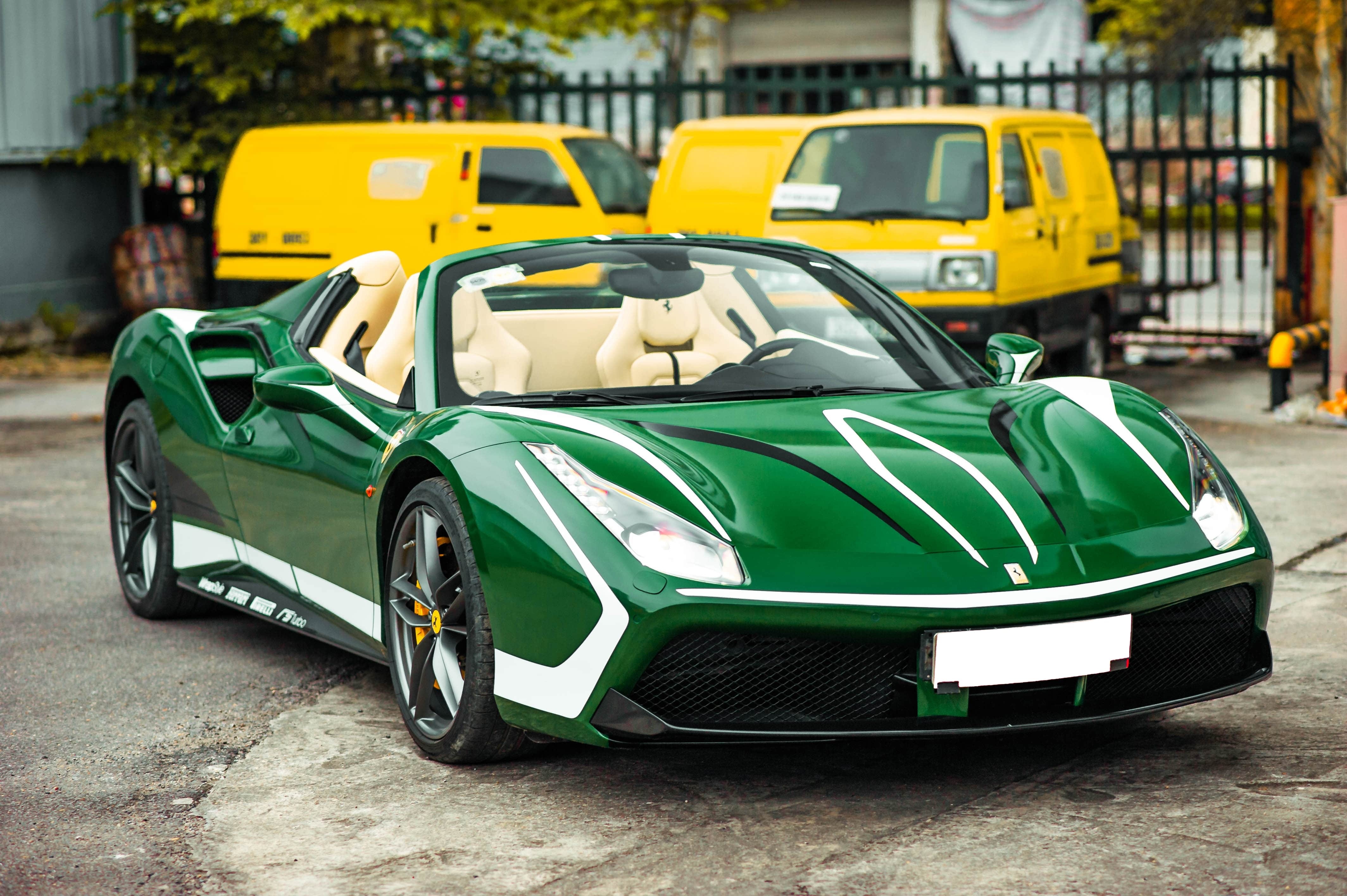 Ferrari 488 Spider dau tien VN thay doi ngoai hinh anh 12