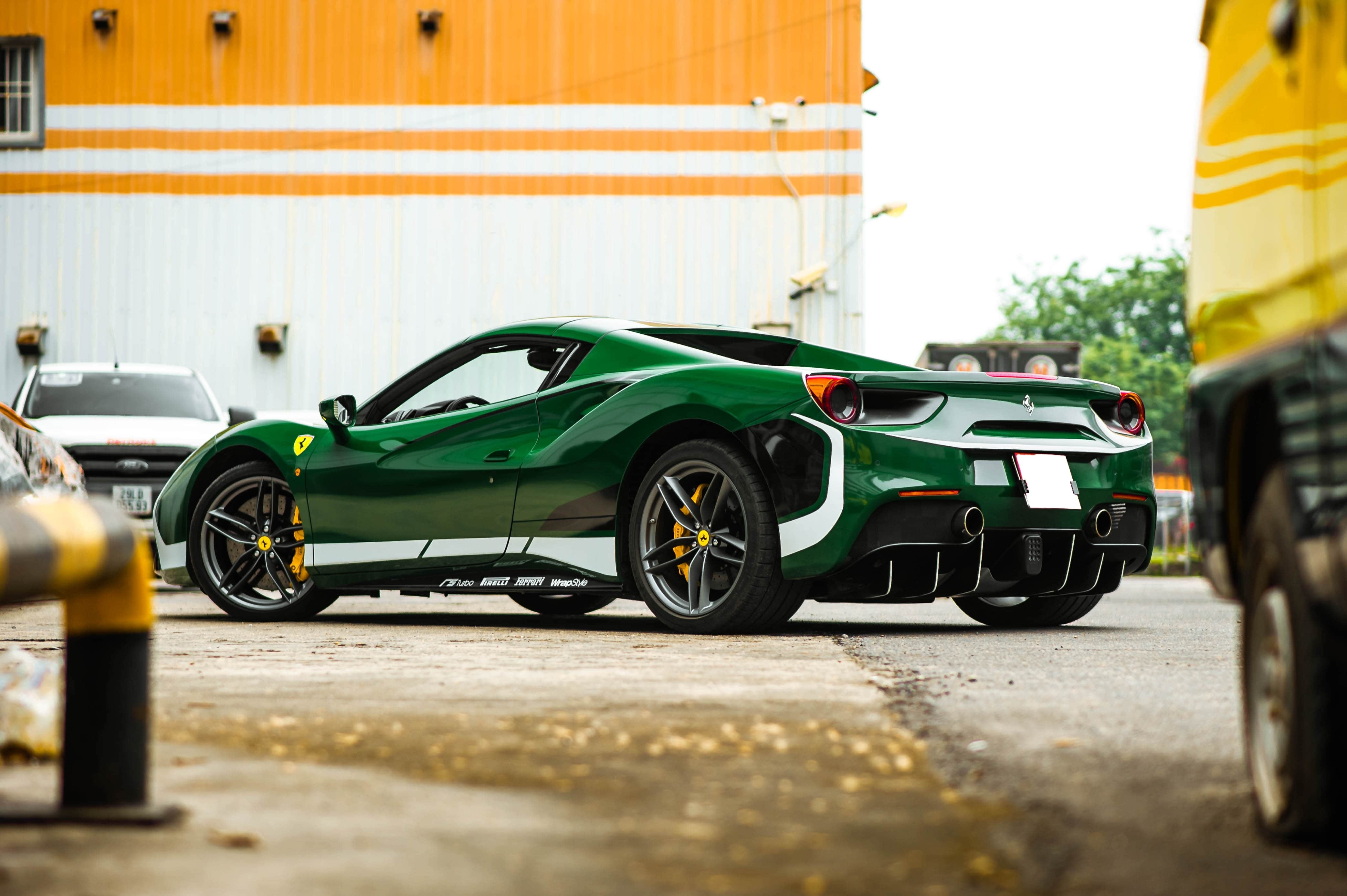 Ferrari 488 Spider dau tien VN thay doi ngoai hinh anh 13