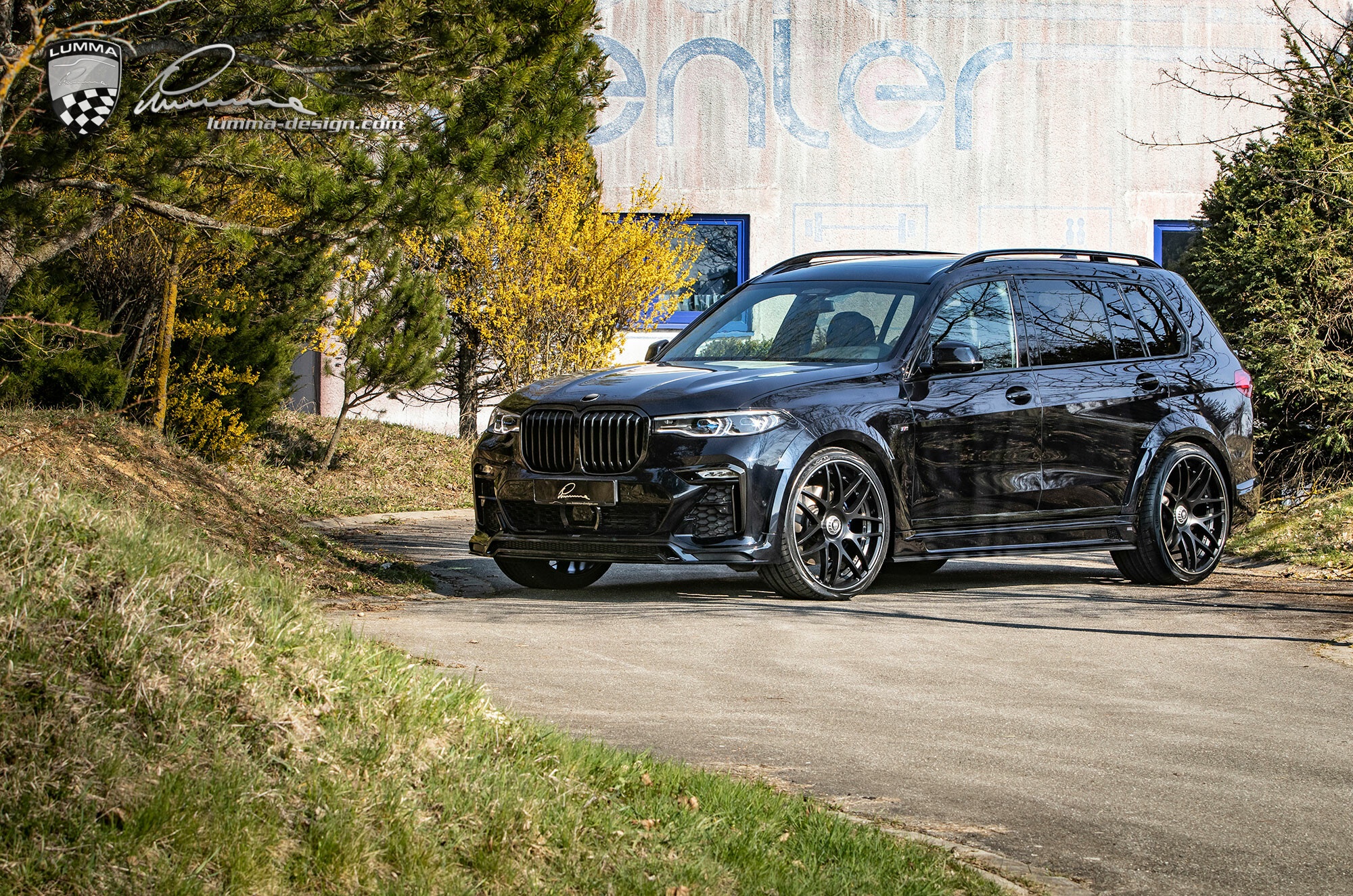 BMW X7 co bap hon voi goi do than rong anh 9