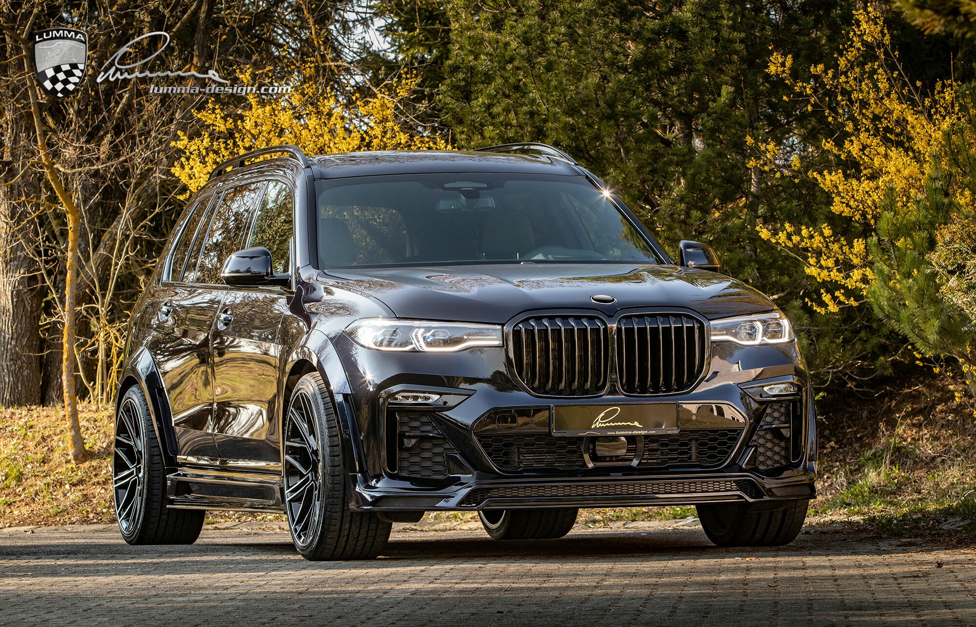 BMW X7 co bap hon voi goi do than rong anh 1