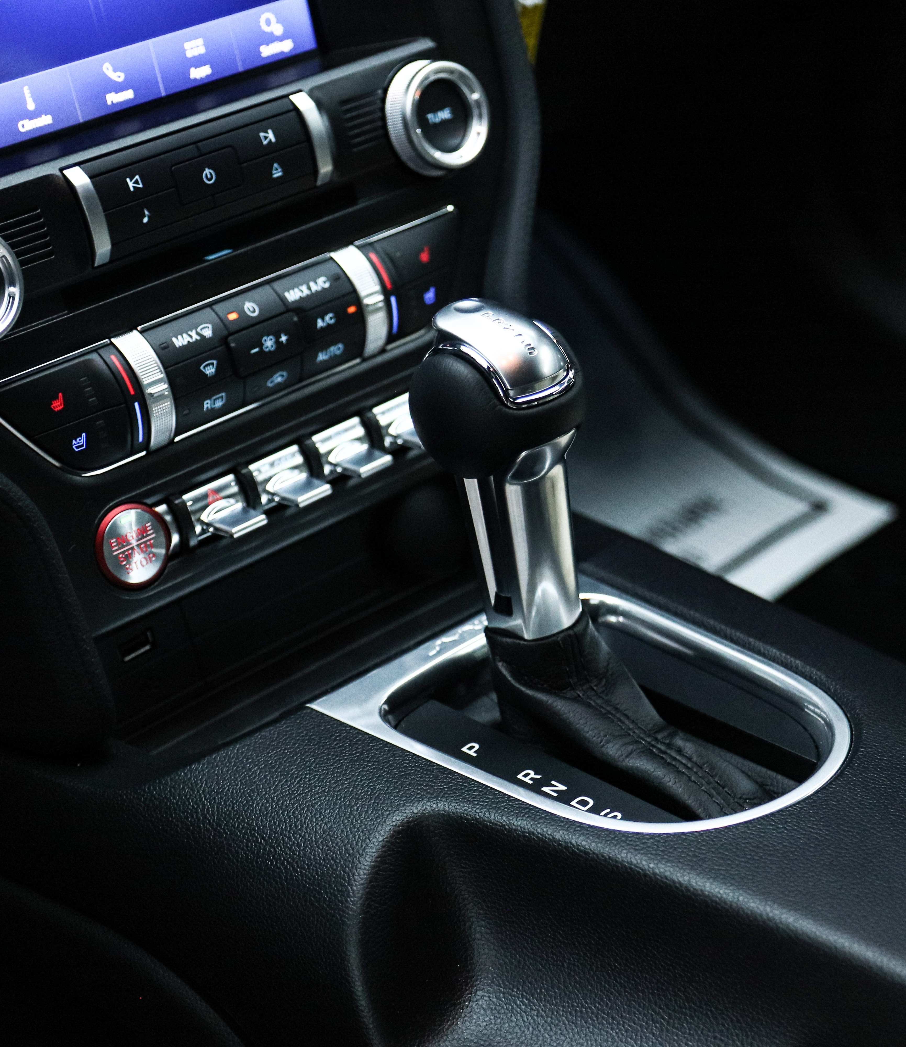 Ford Mustang 55th Edition gia hon 3 ty o VN anh 31